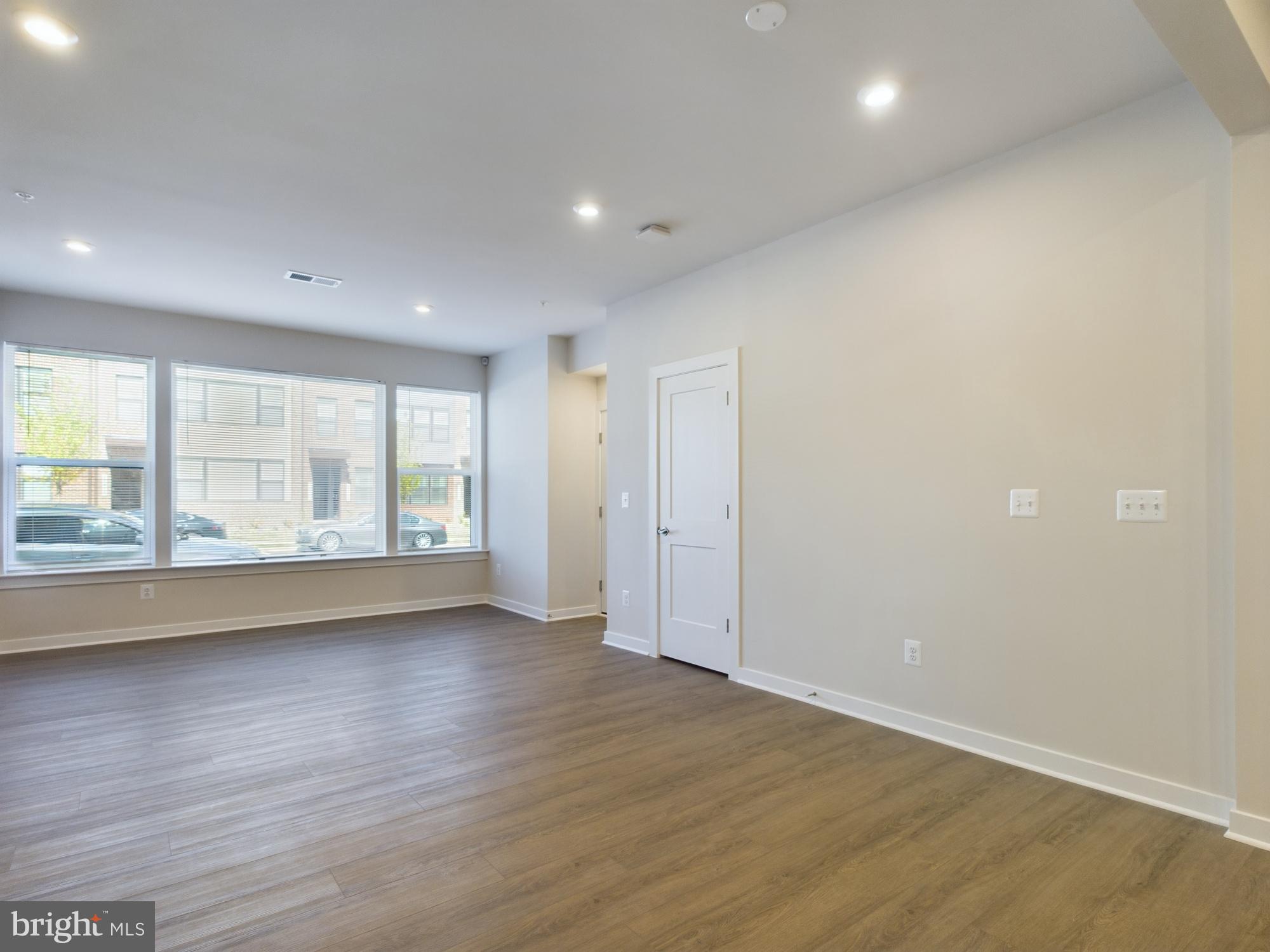 ASHBURN STATION - Residential Lease