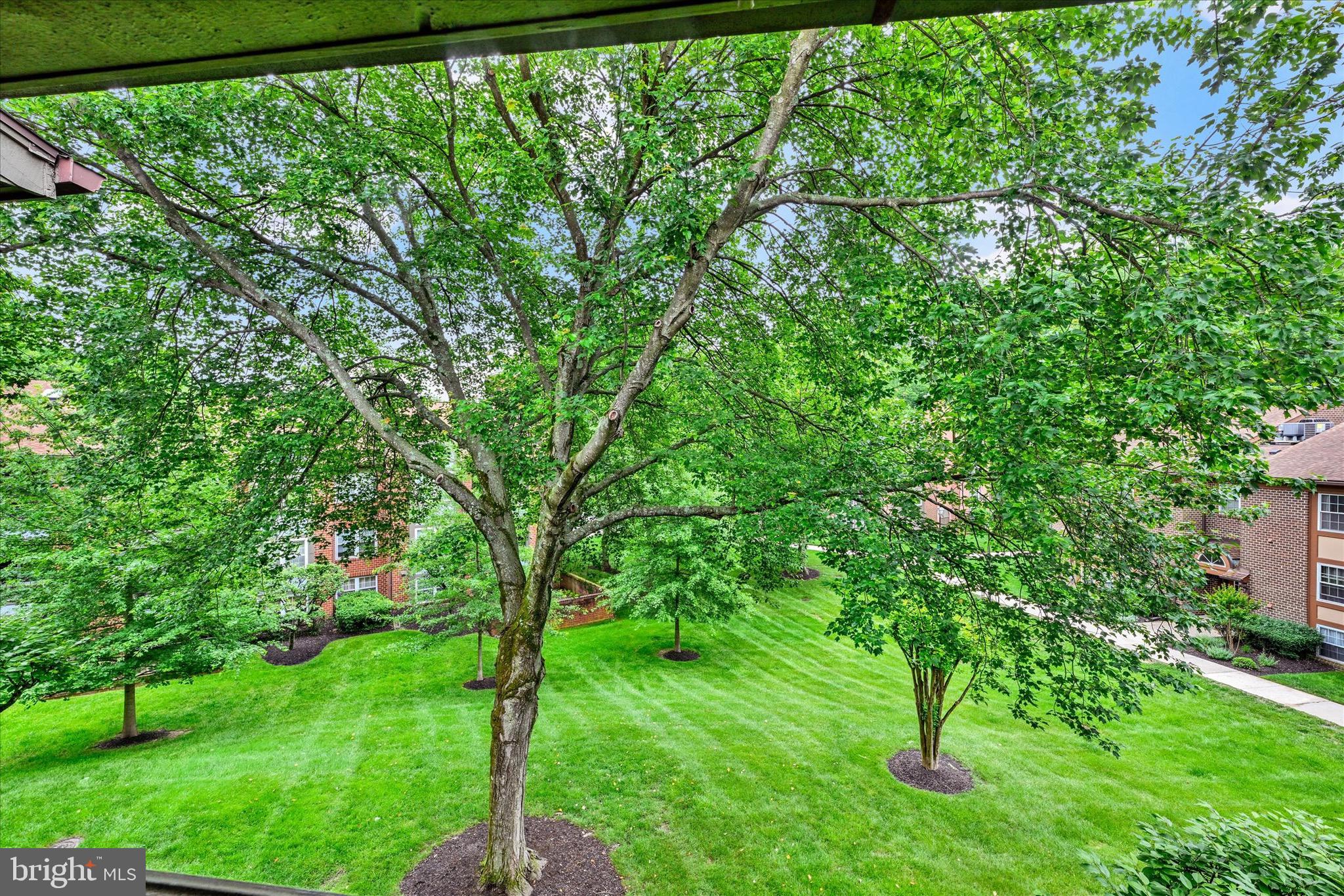 THE FALLS GARDEN - Residential