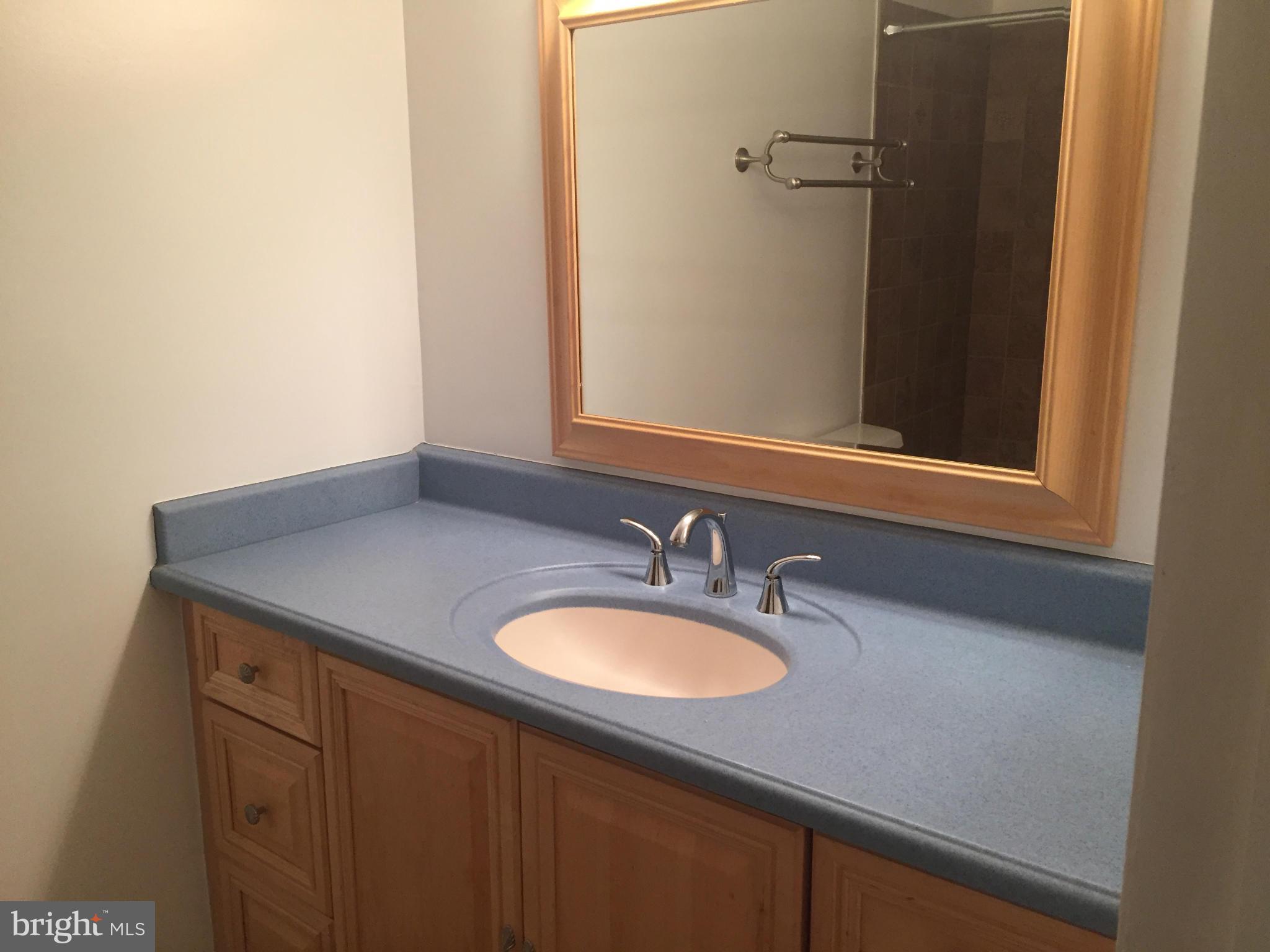 SUMNER VILLAGE - Residential Lease