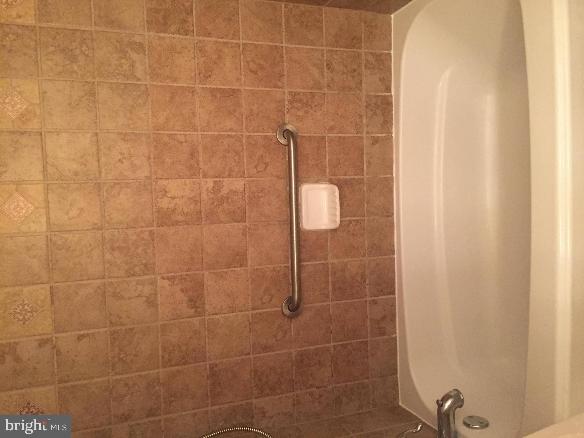 SUMNER VILLAGE - Residential Lease