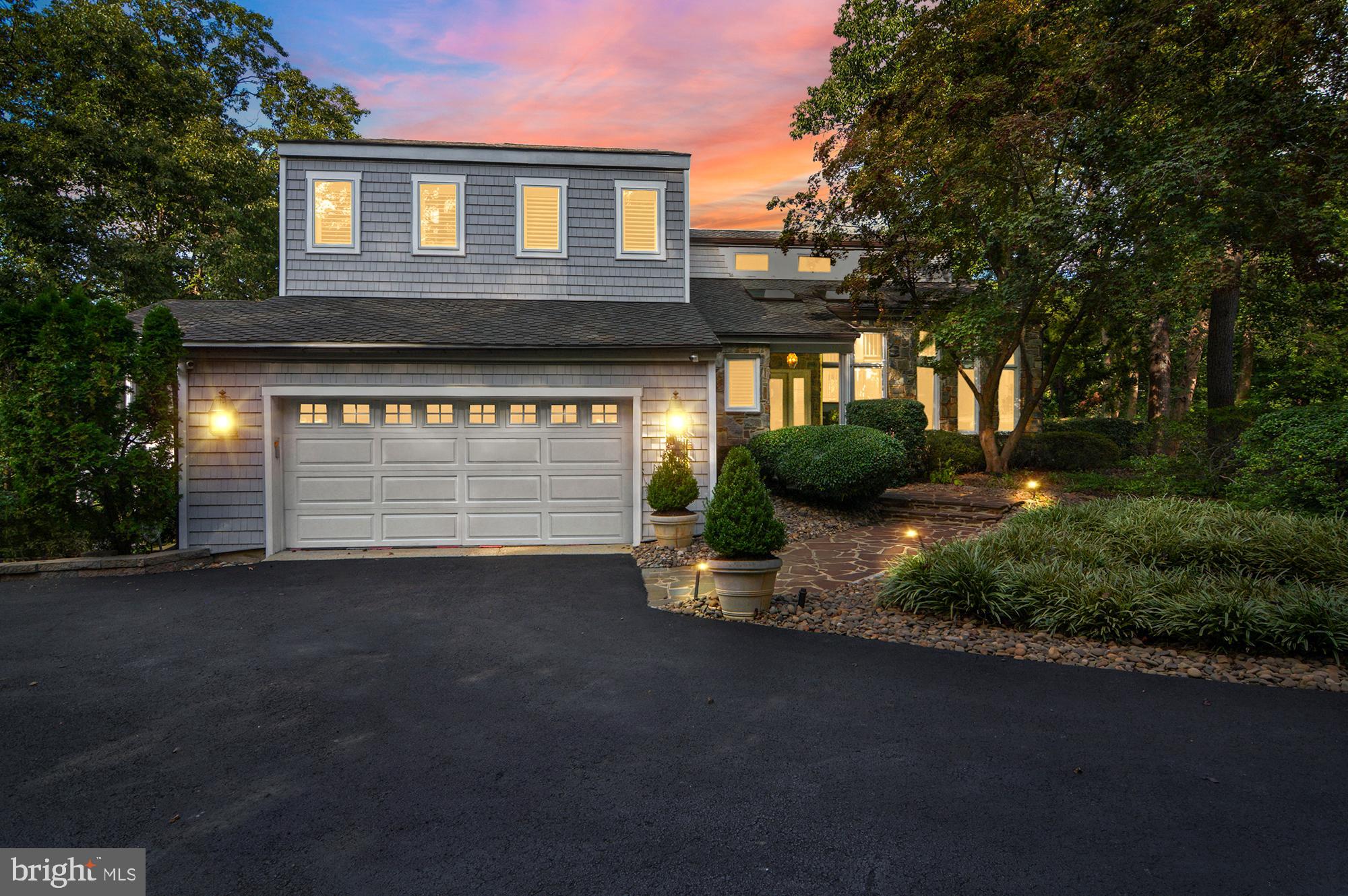 856 ST EDMONDS PLACE
