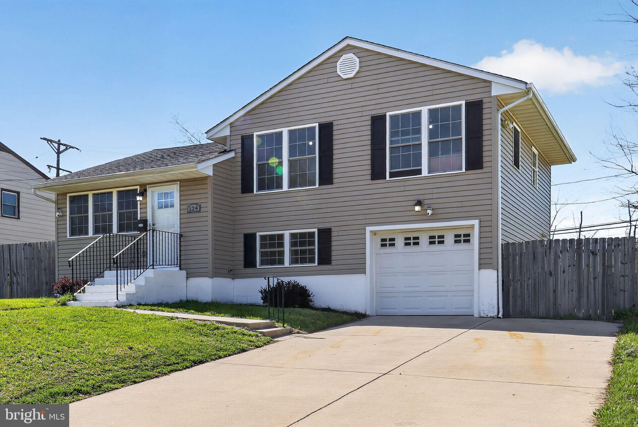 OVERVIEW GARDENS - Residential