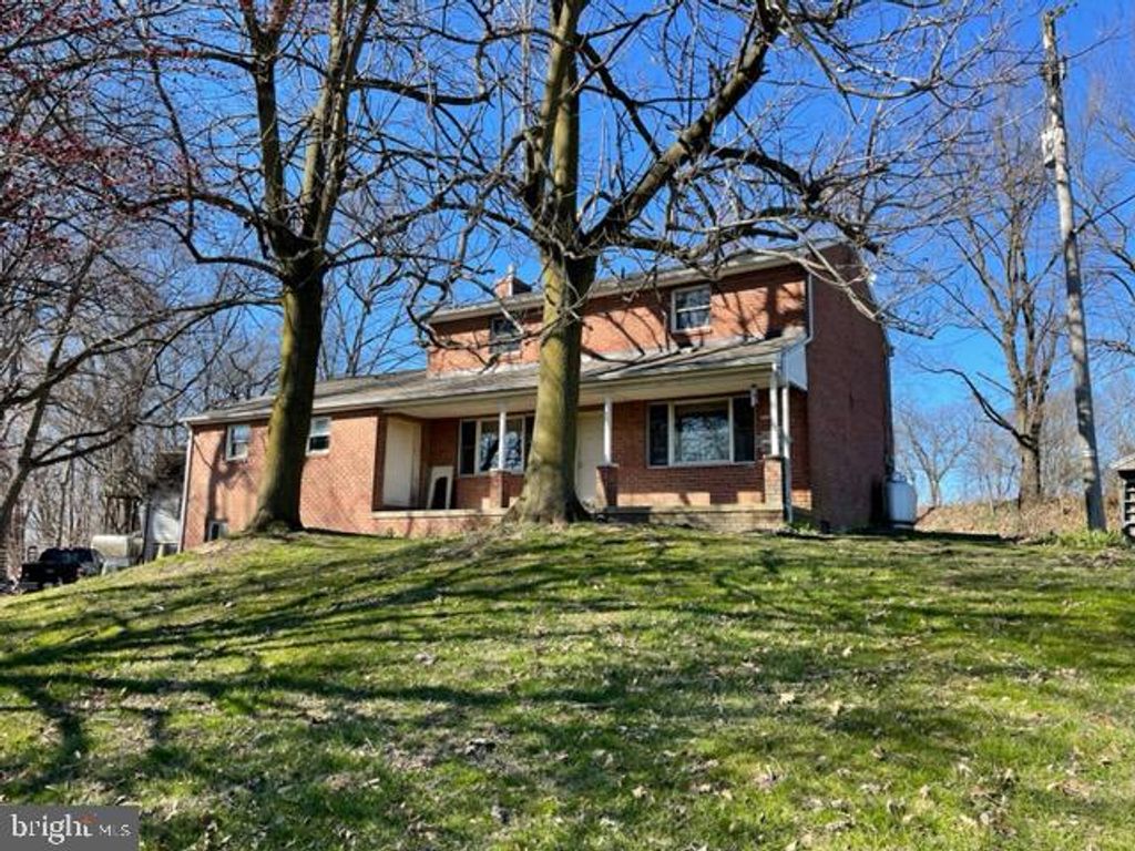 Photo of 901 FRANKLIN RD, COLUMBIA, PA 17512 (MLS # PALA2032134)