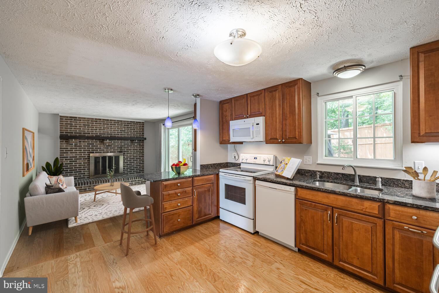 9416 MIRROR POND DRIVE