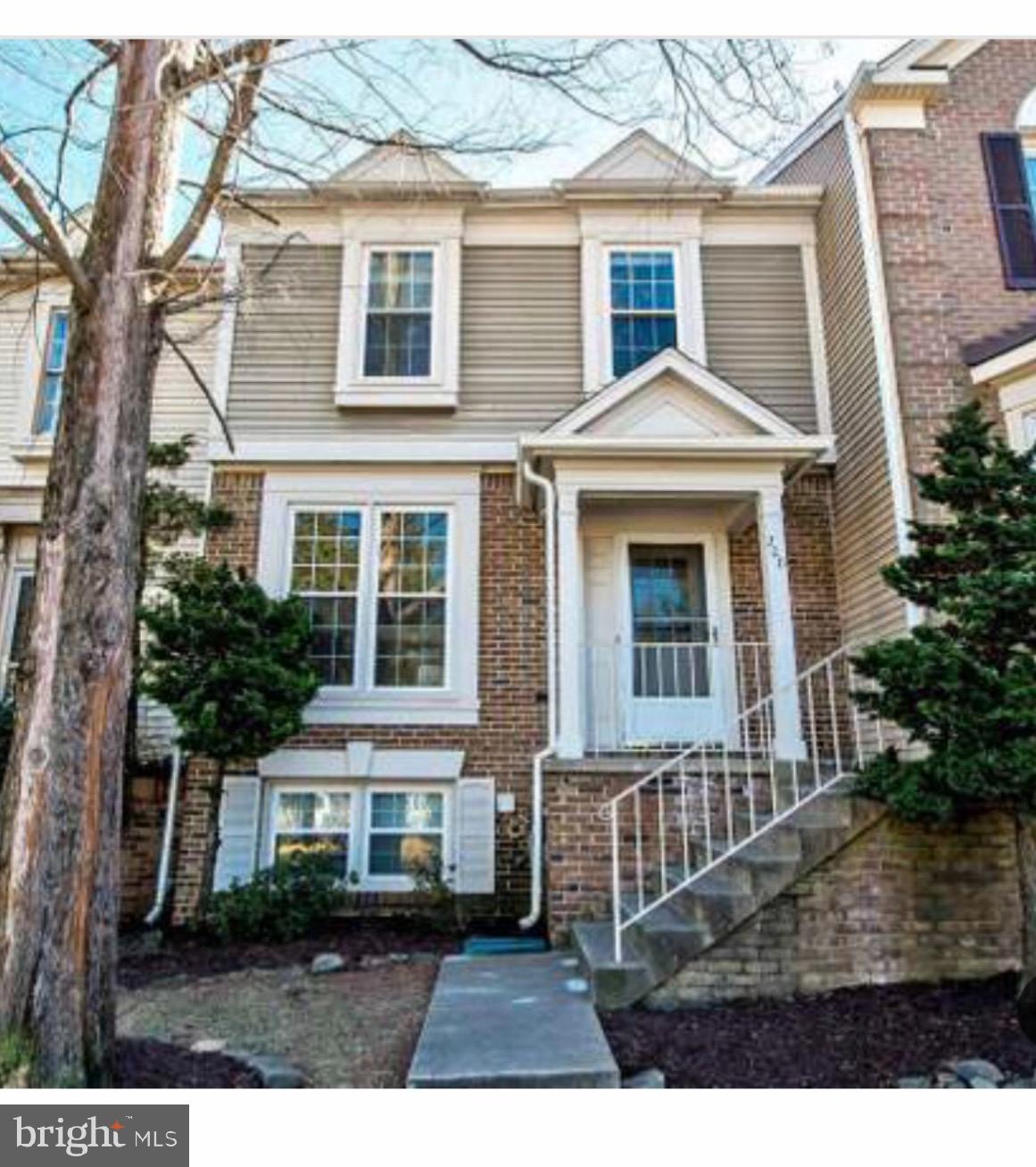 SPRING KNOLL - Residential