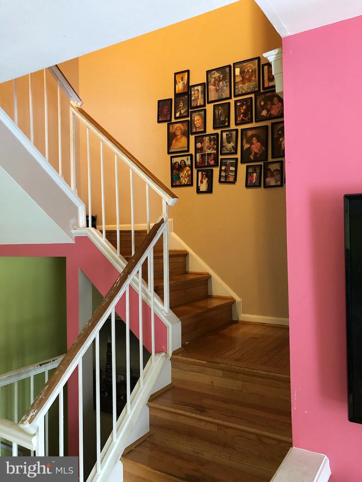 SPRING KNOLL - Residential