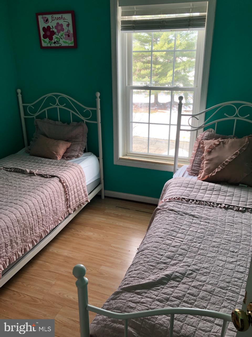 SPRING KNOLL - Residential