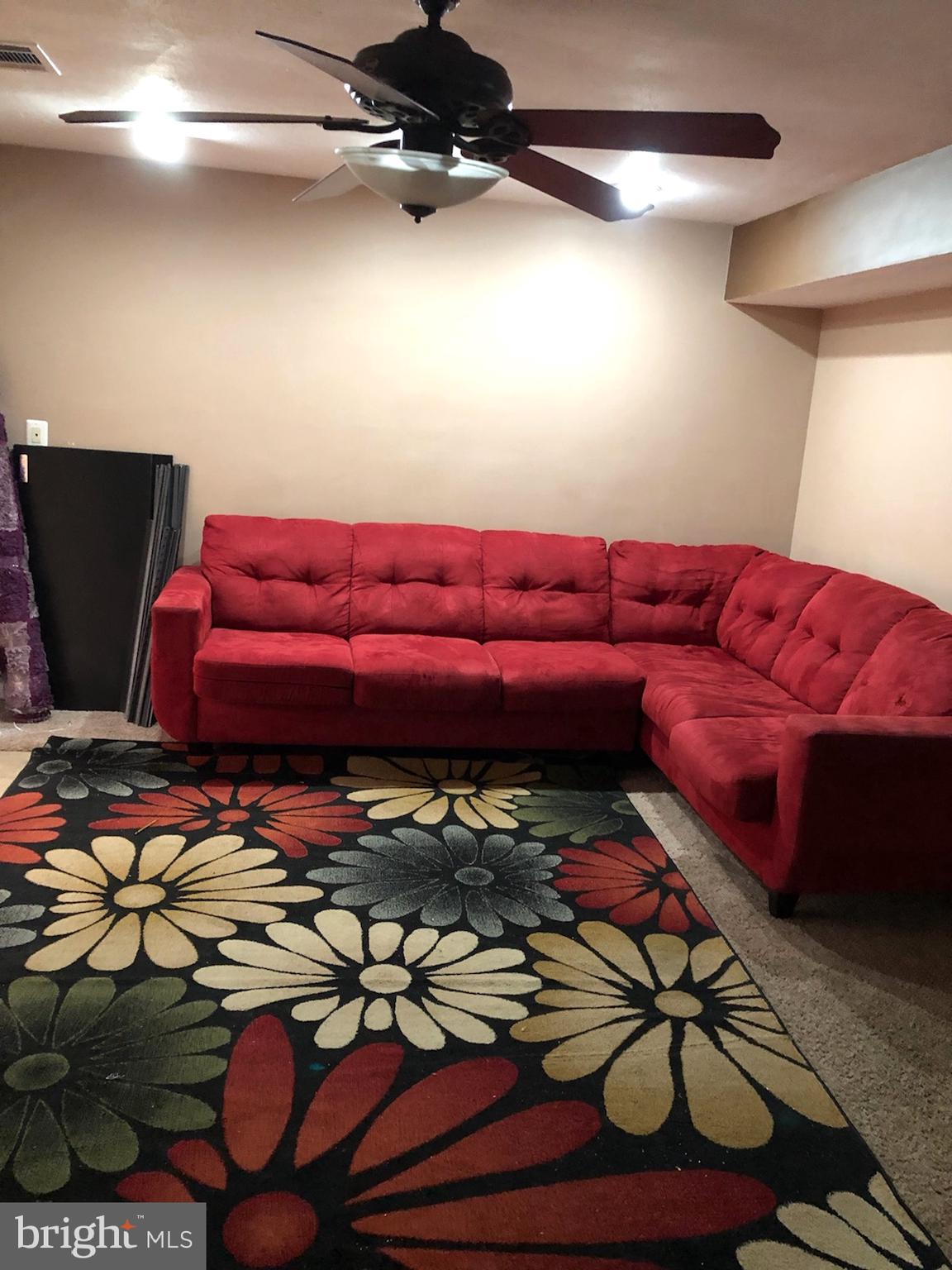 SPRING KNOLL - Residential