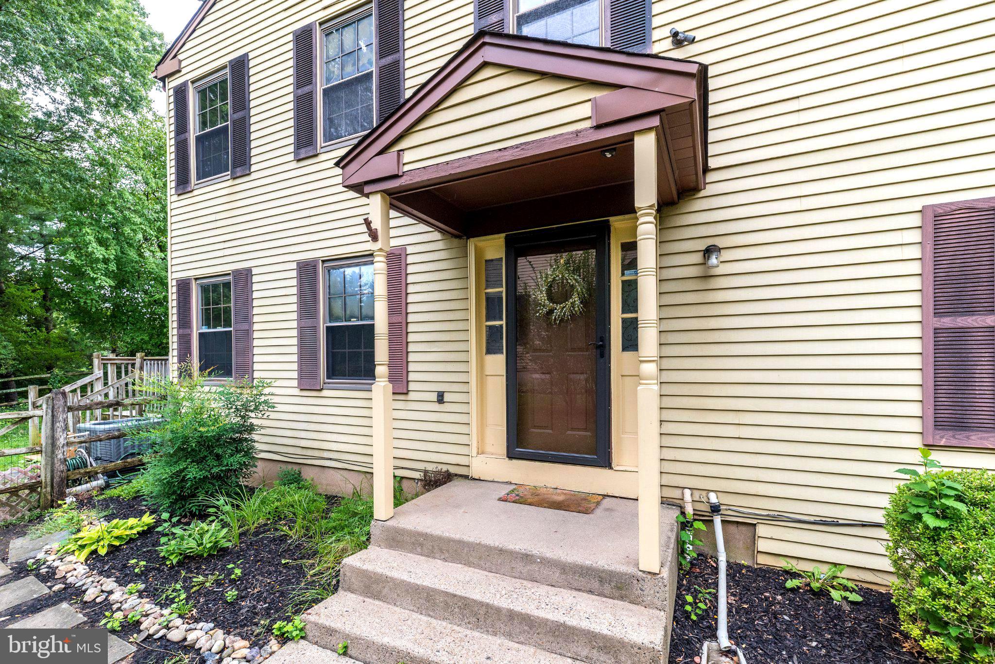 251 PARKVIEW WAY