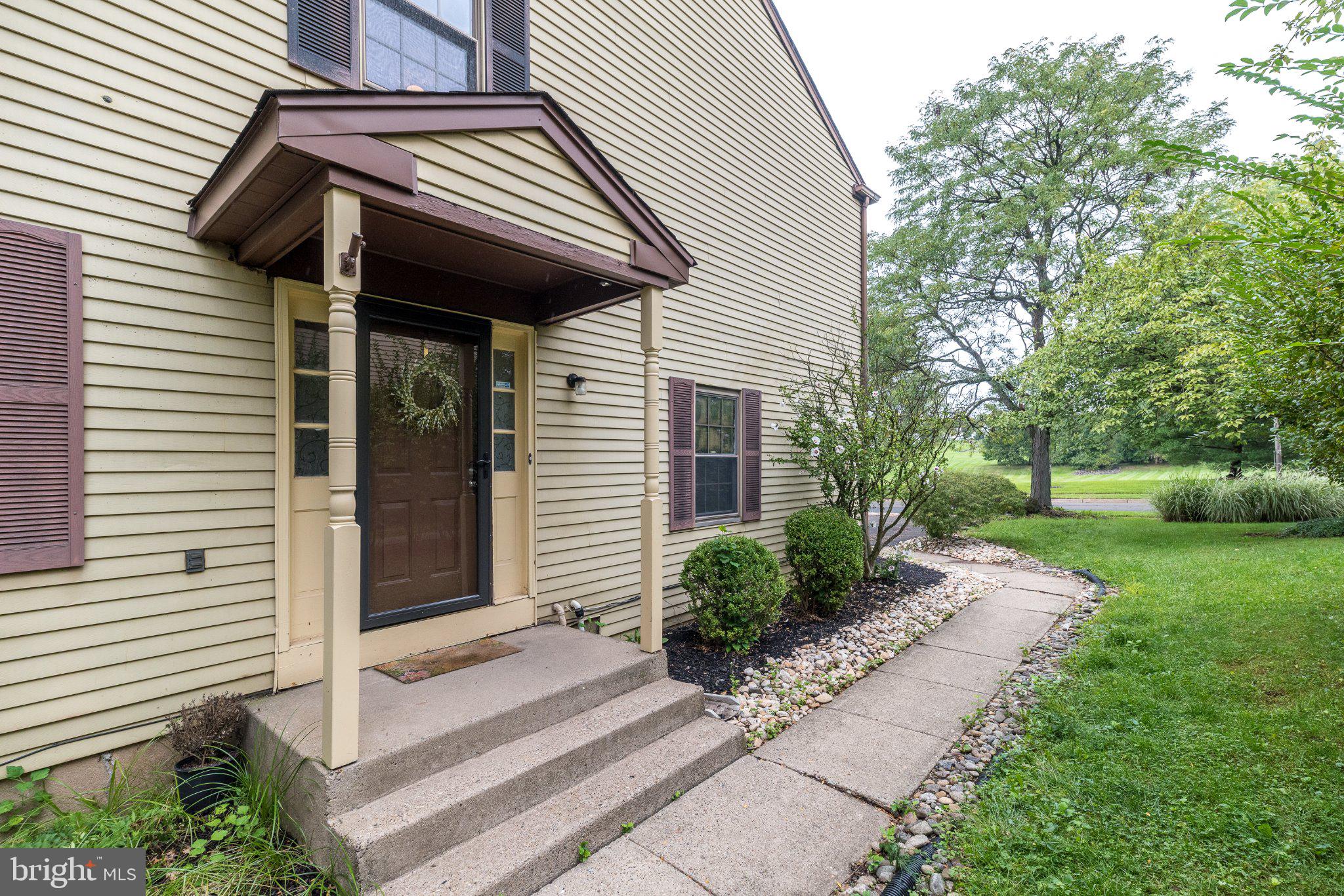 251 PARKVIEW WAY