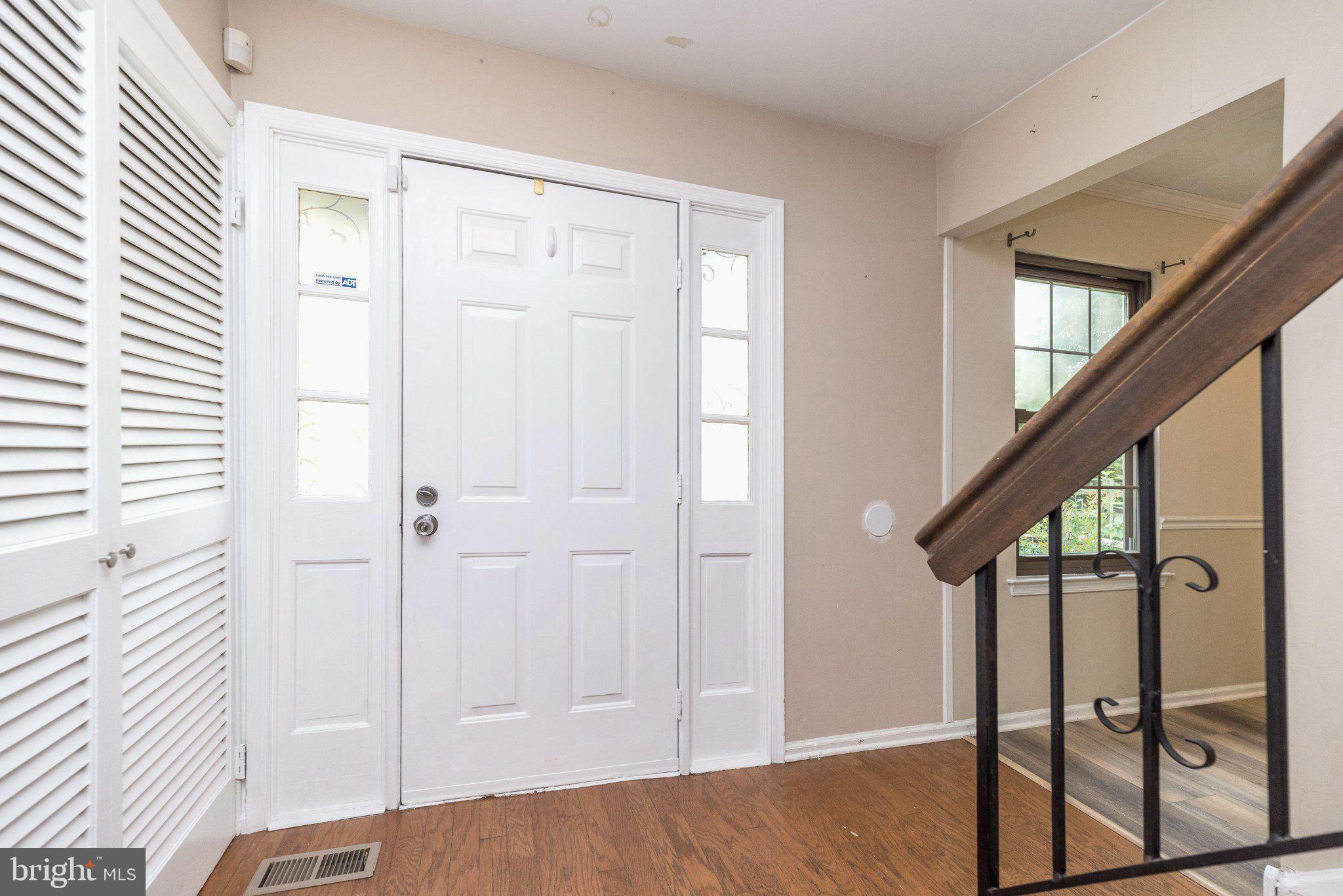 251 PARKVIEW WAY