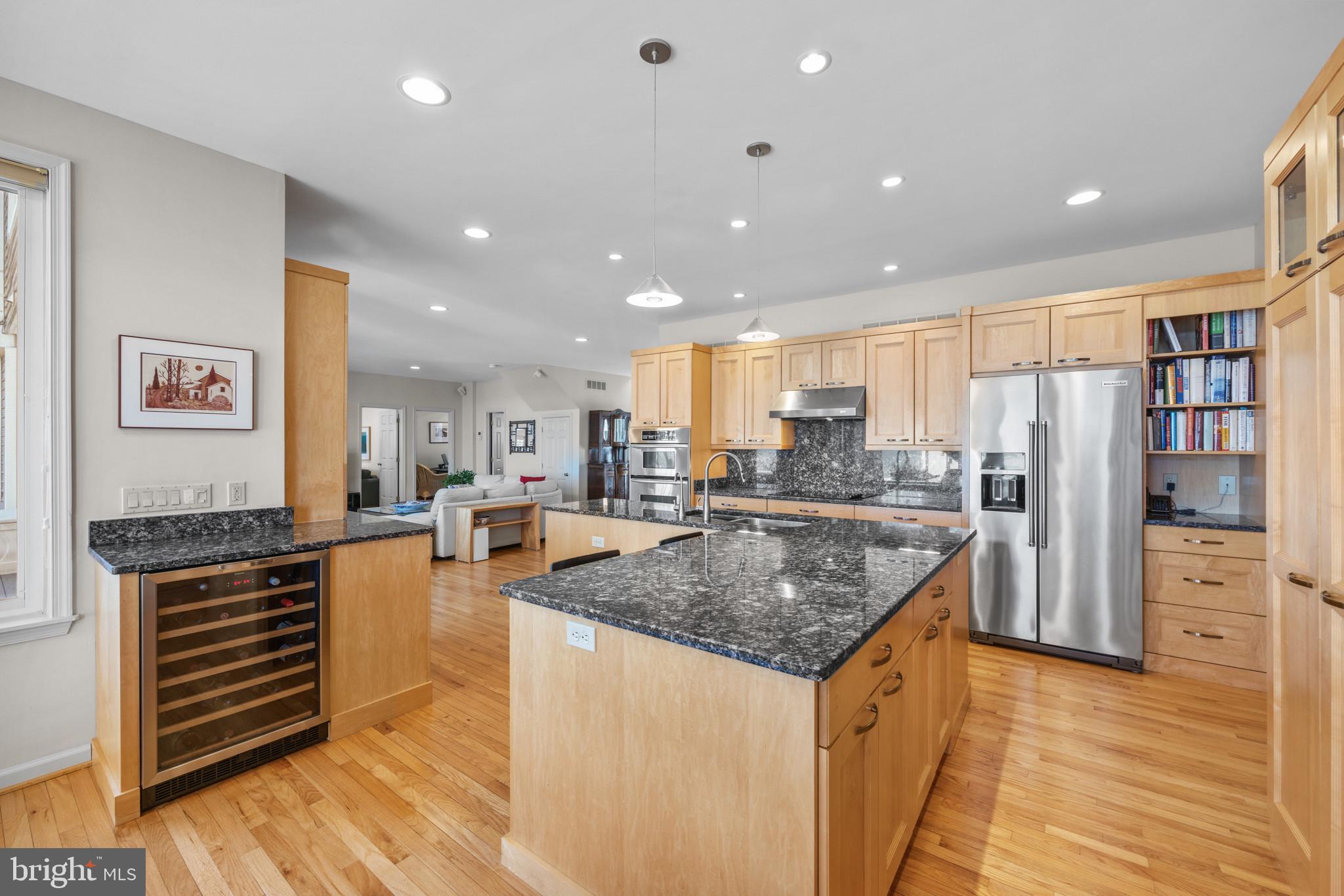 SAUNDERS POINT - Residential