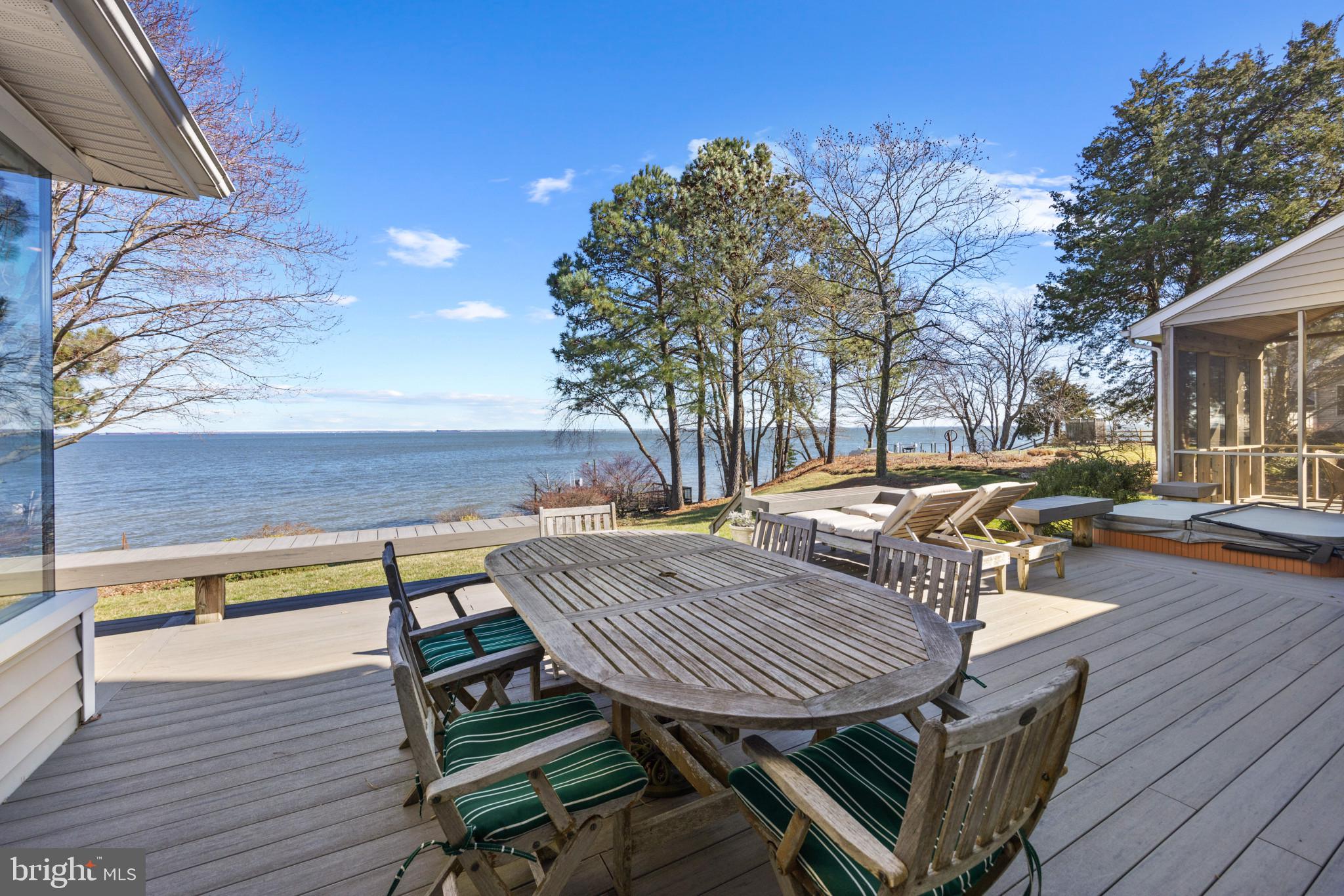 SAUNDERS POINT - Residential