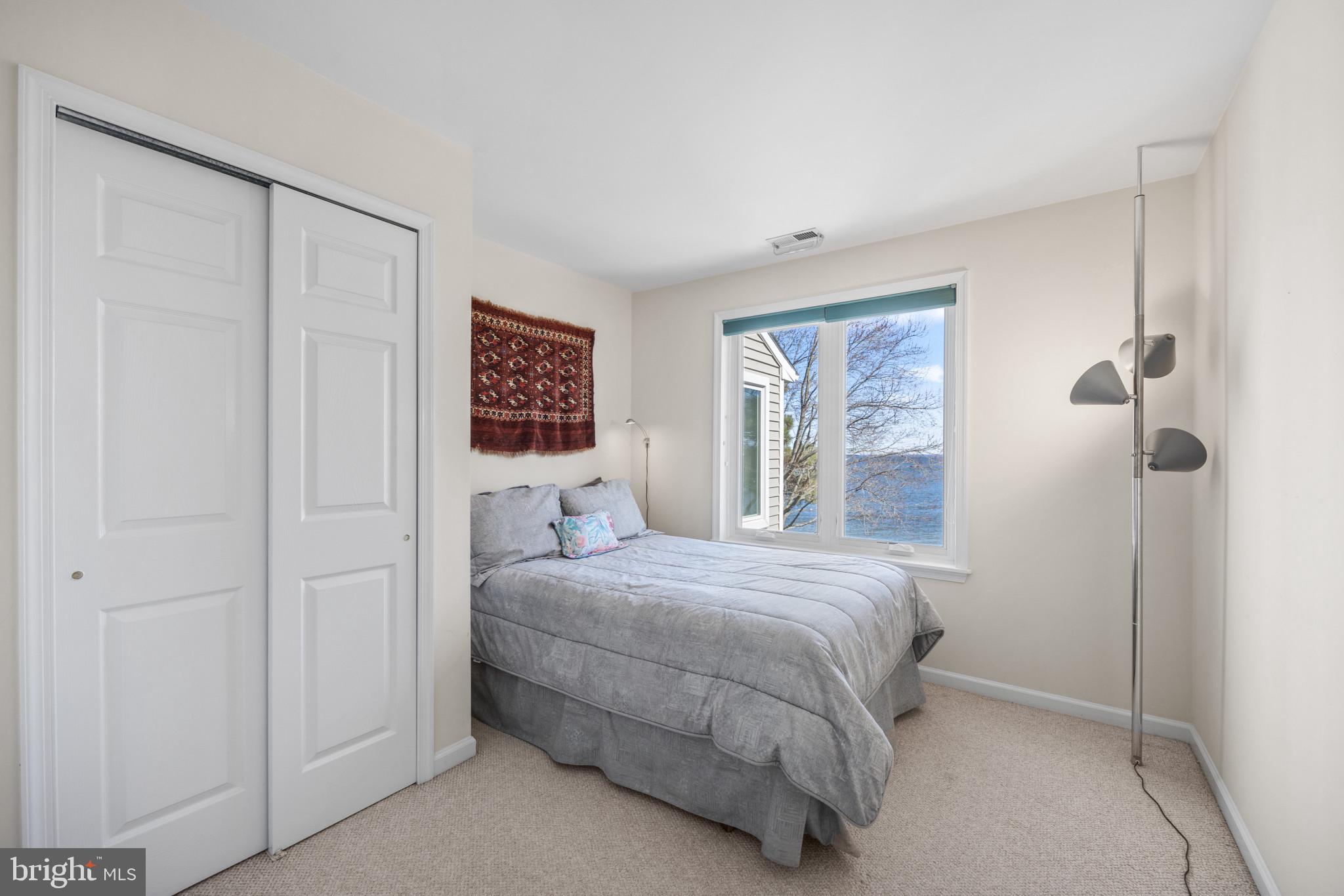 SAUNDERS POINT - Residential