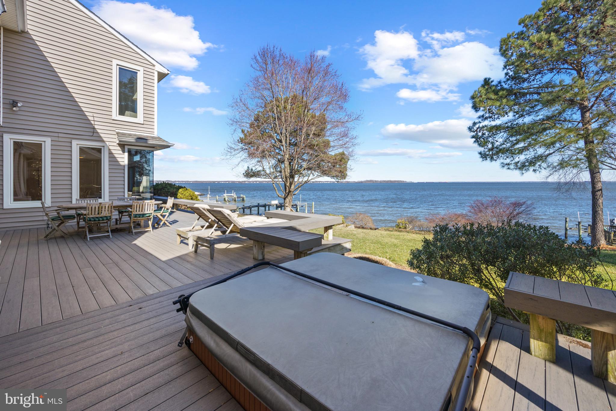 SAUNDERS POINT - Residential