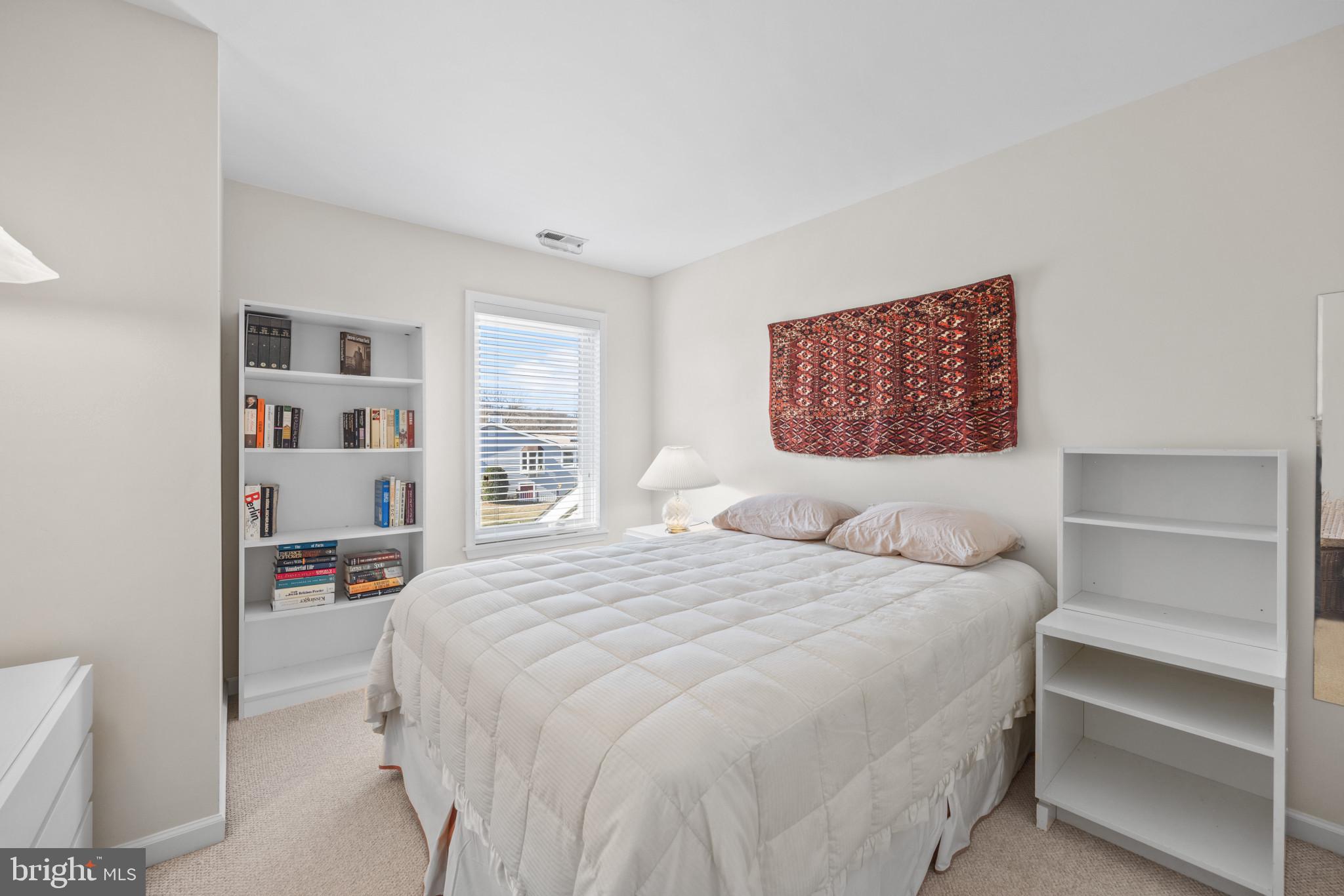 SAUNDERS POINT - Residential