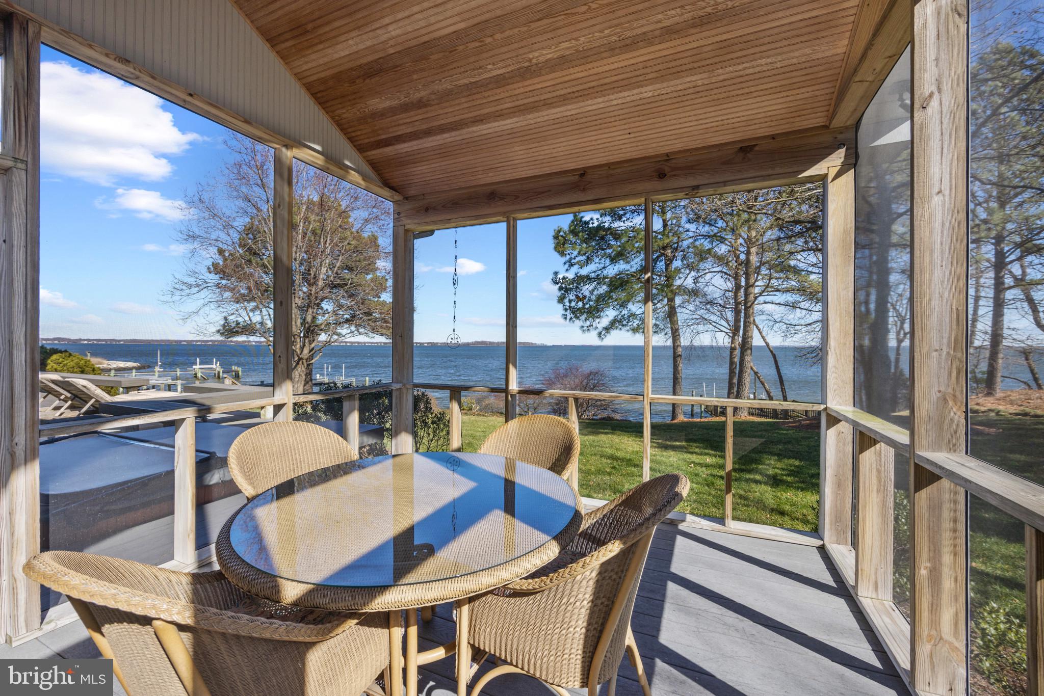 SAUNDERS POINT - Residential