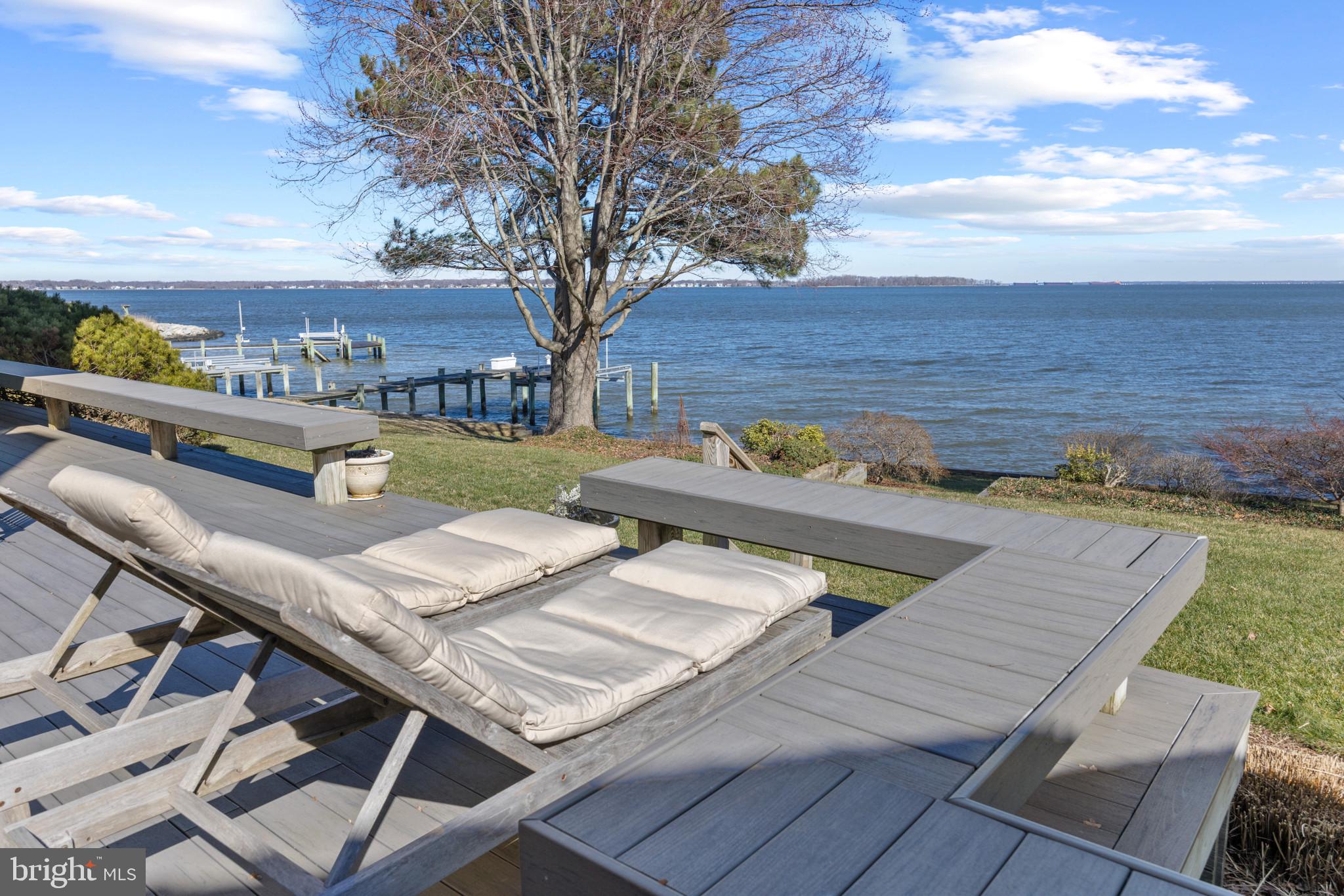 SAUNDERS POINT - Residential