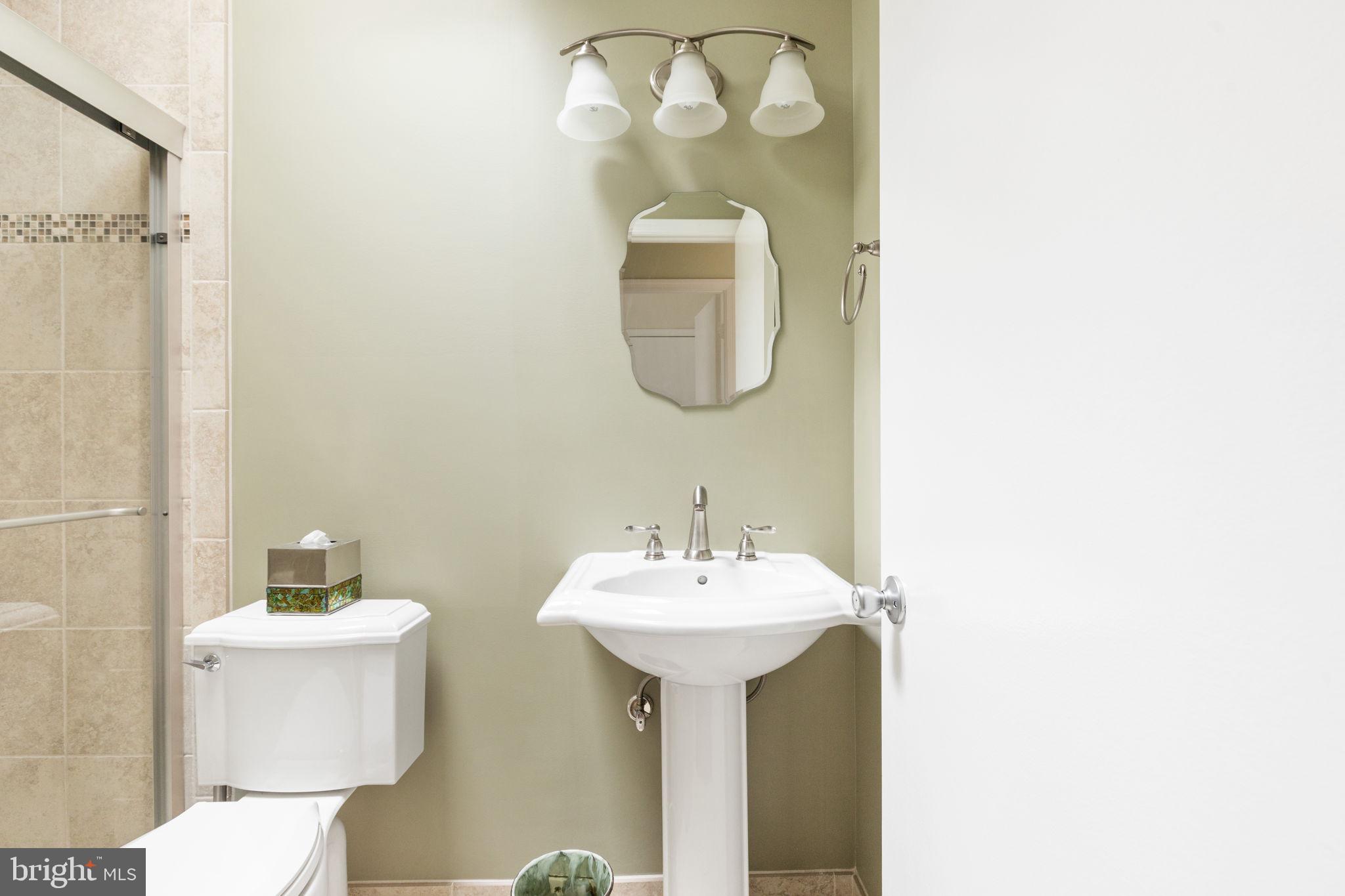 HOLLIN GLEN - Residential