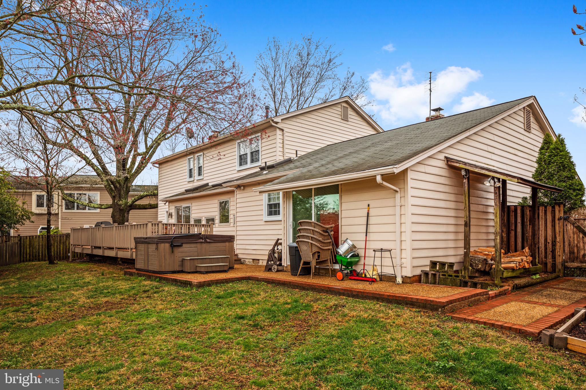 HOLLIN GLEN - Residential