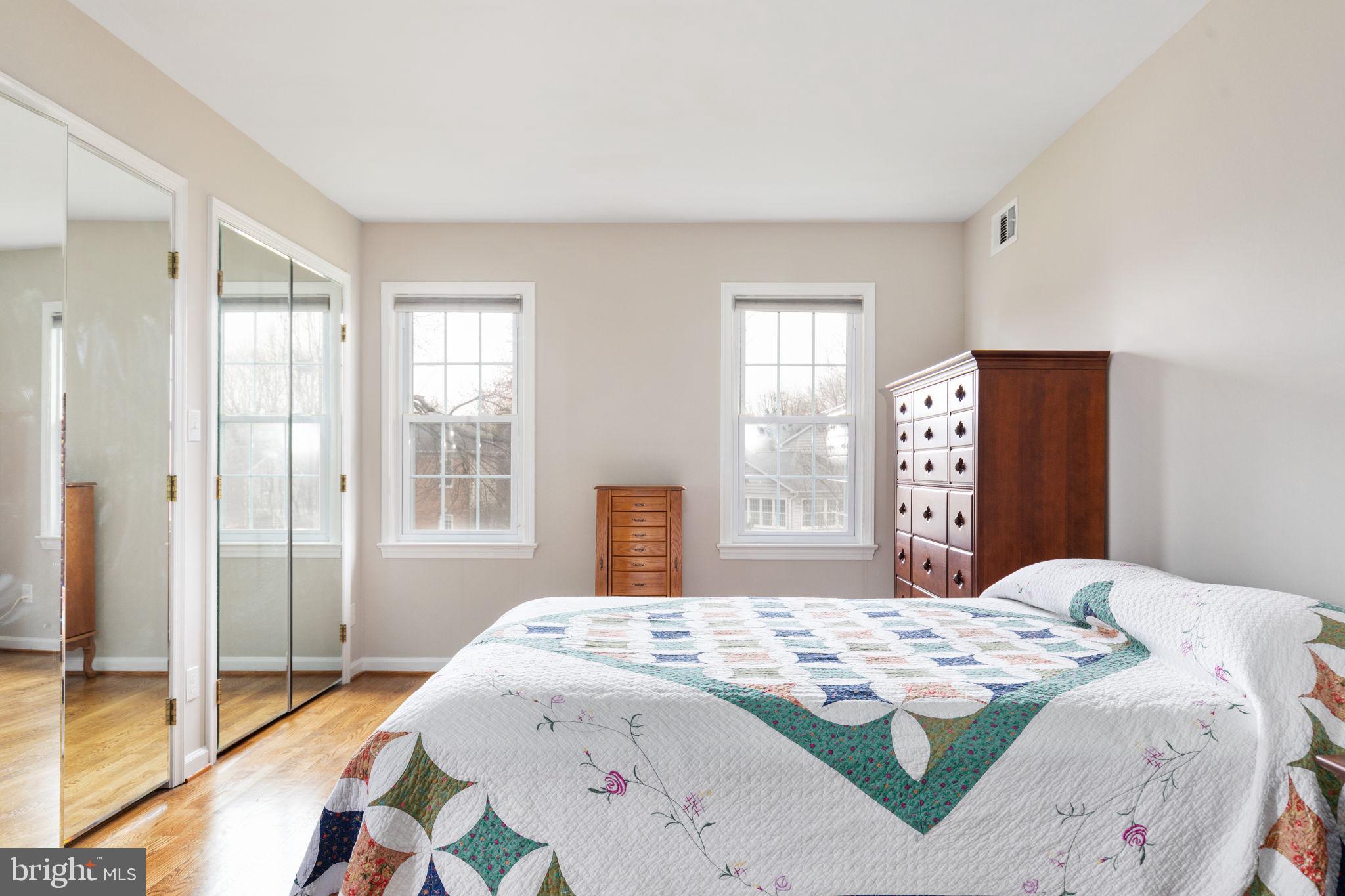 HOLLIN GLEN - Residential