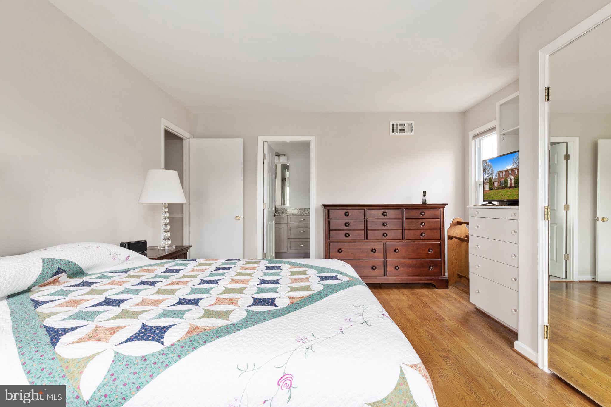 HOLLIN GLEN - Residential