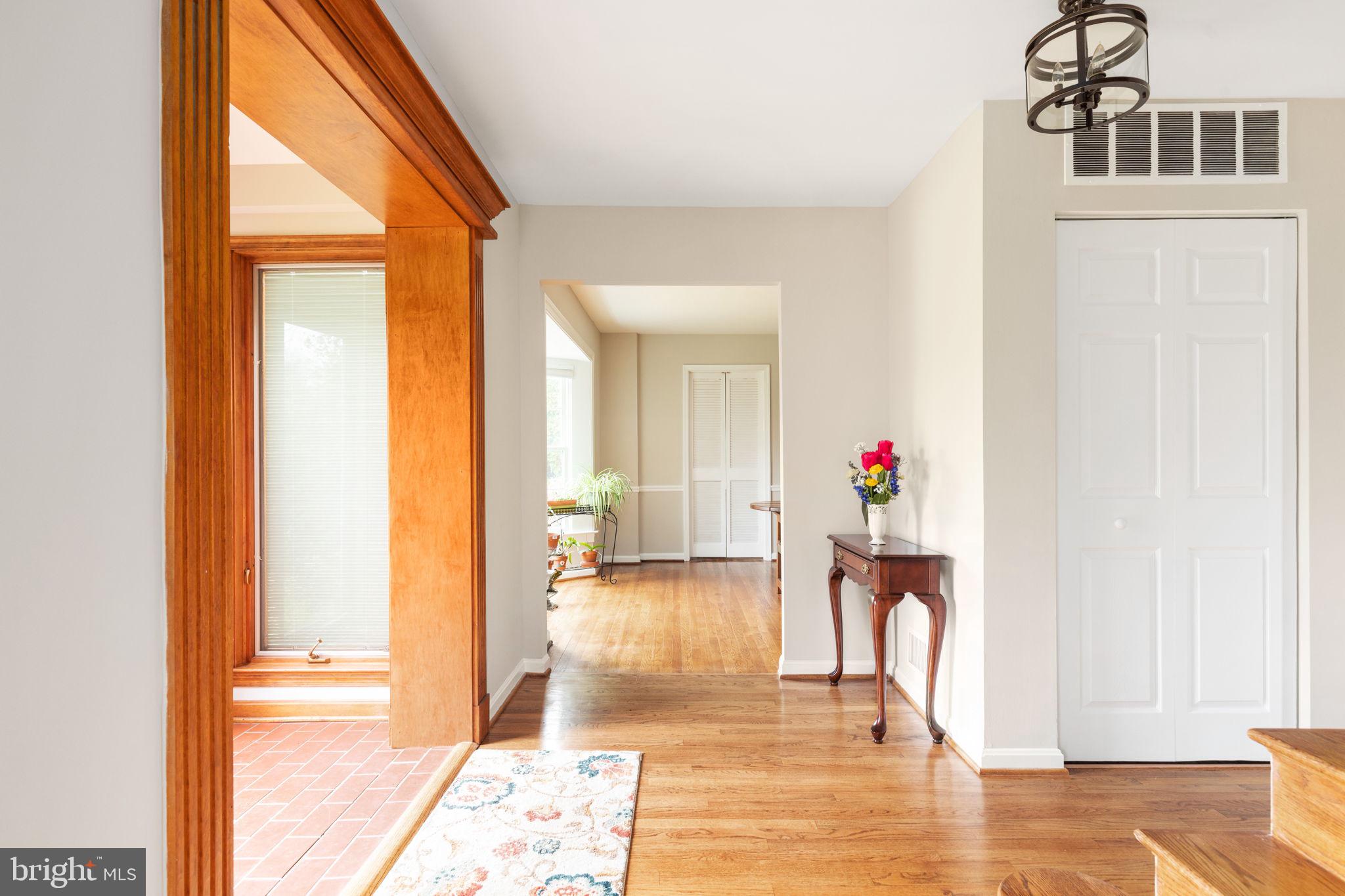 HOLLIN GLEN - Residential