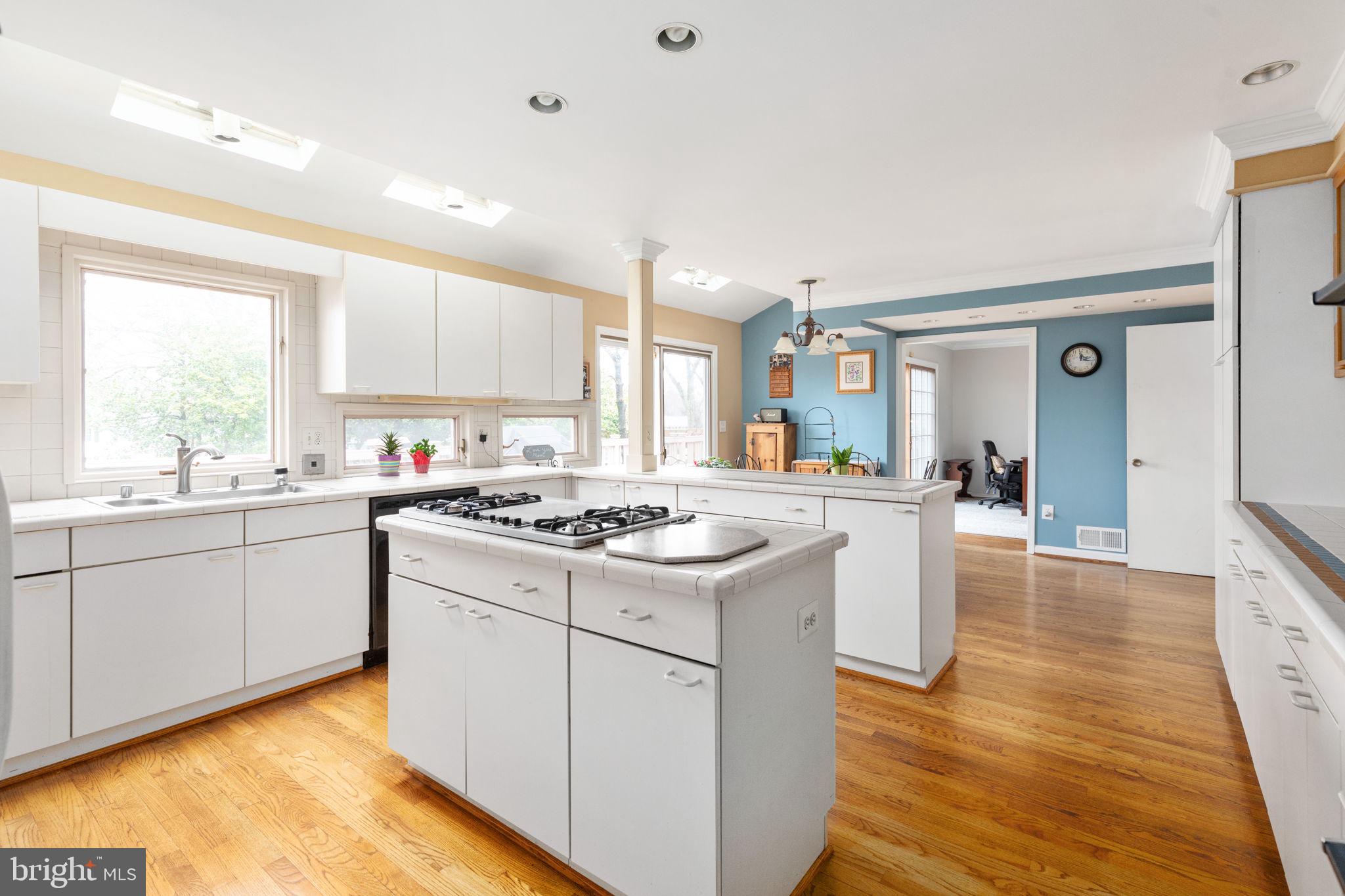 HOLLIN GLEN - Residential