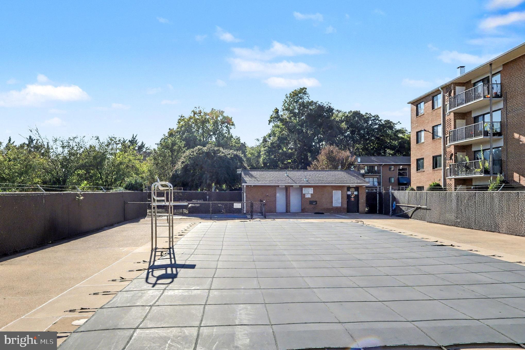 FALLS CHURCH GARDENS - Residential