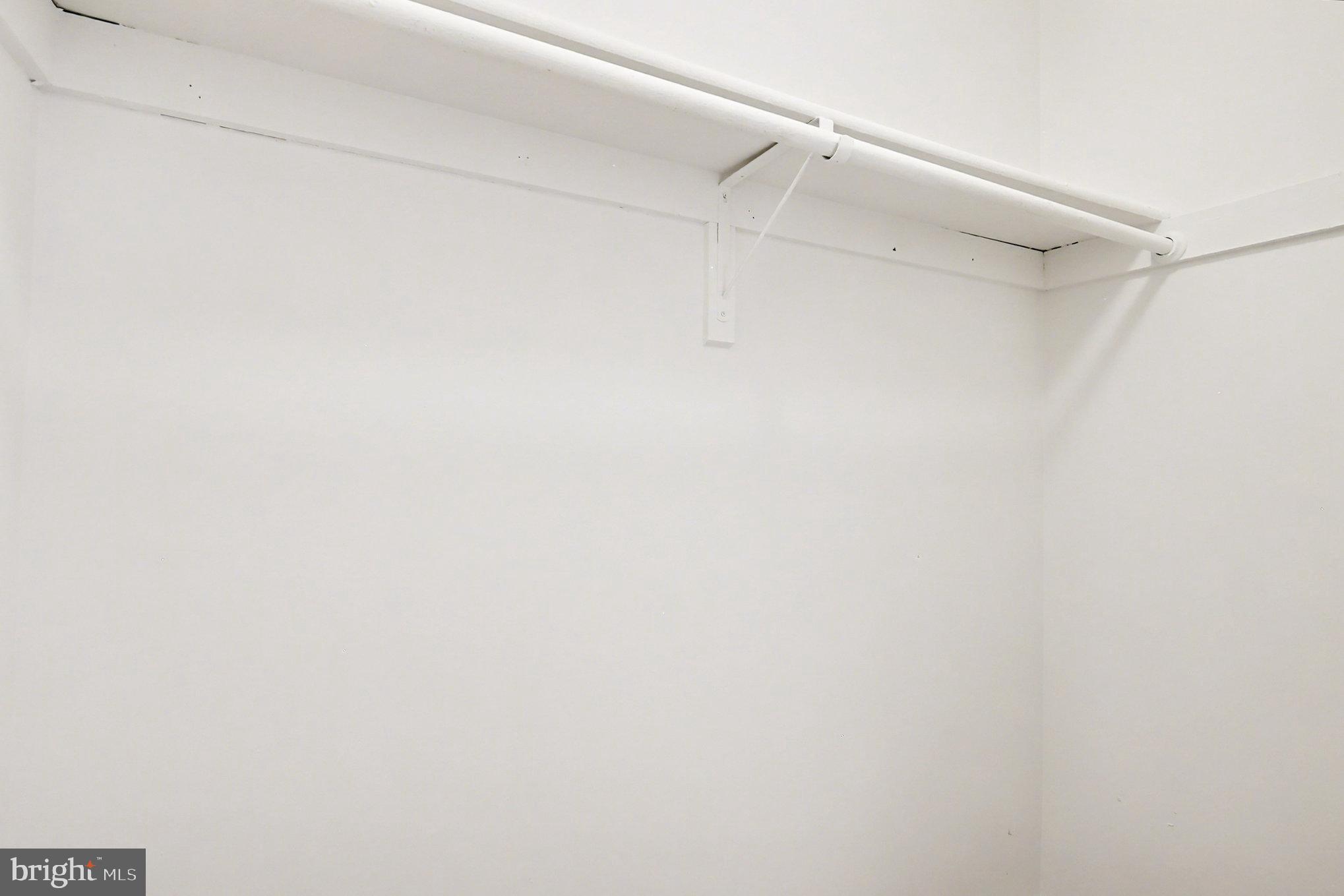 FALLS CHURCH GARDENS - Residential