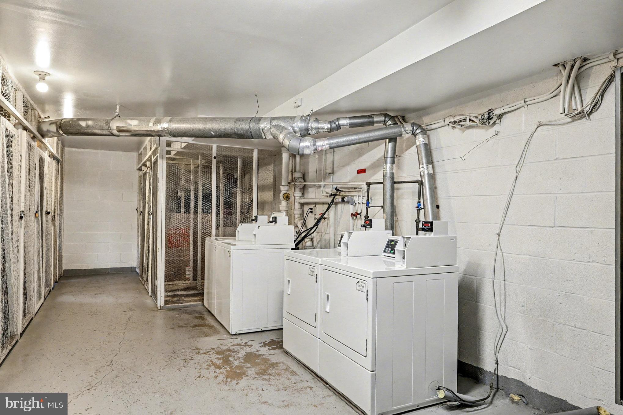 FALLS CHURCH GARDENS - Residential