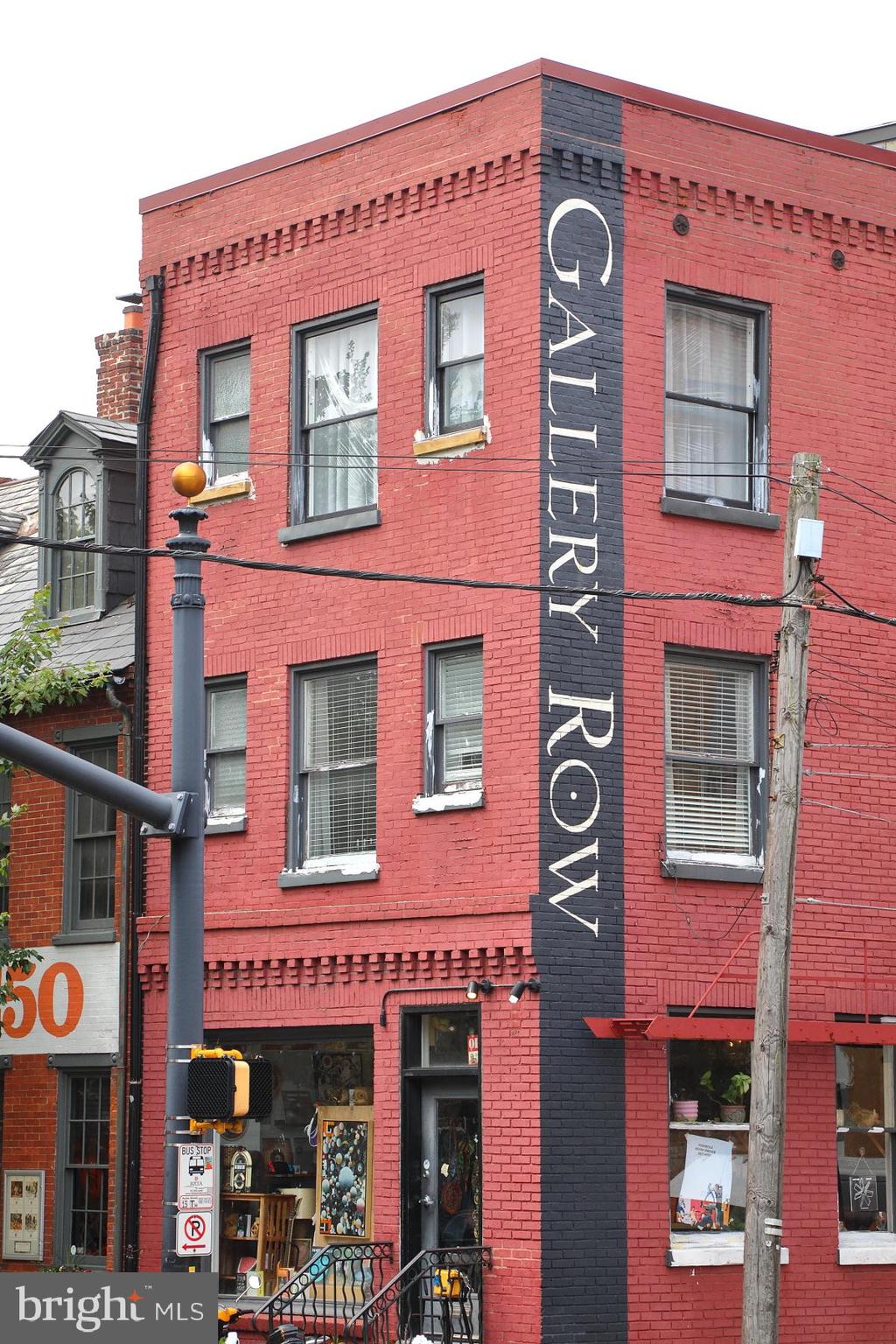 104 W CHESTNUT STREET