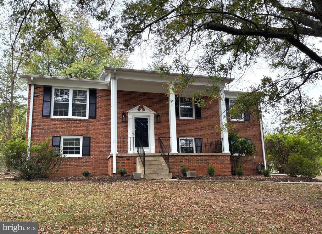 Photo of 417 Old Waterford Road NW, LEESBURG, VA 20176 (MLS # VALO2107304)