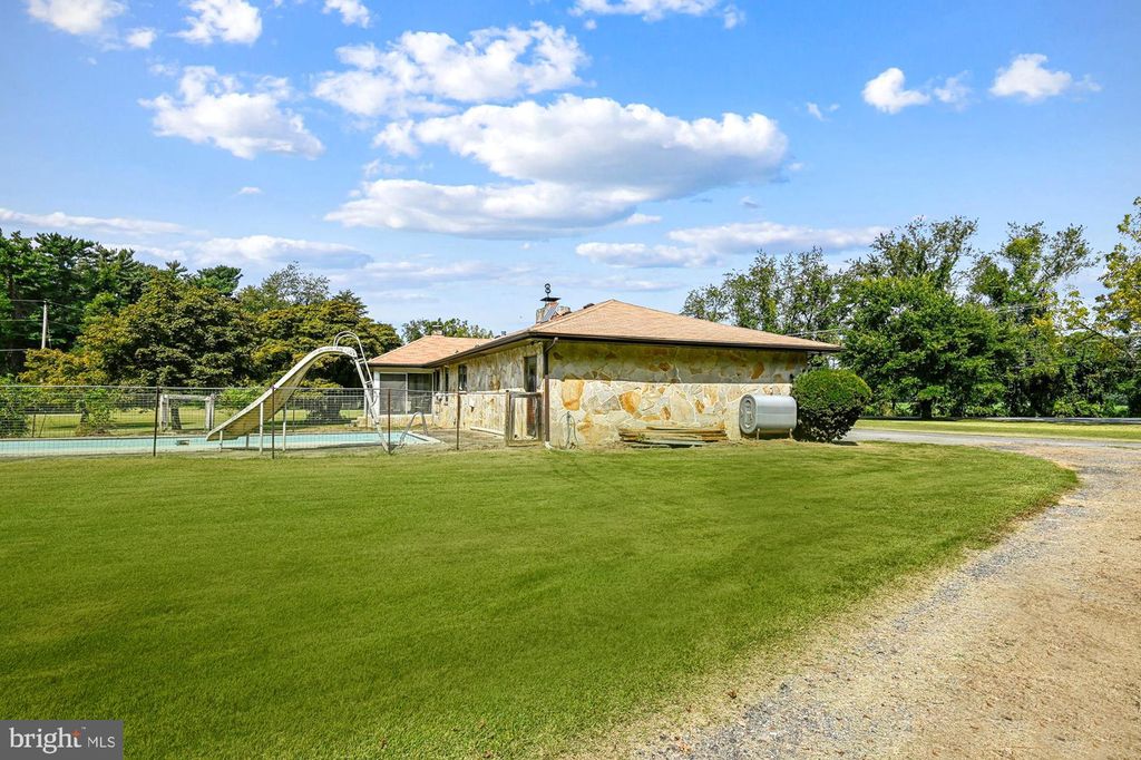 Photo of 1814 Pleasant Plains Road, ANNAPOLIS, MD 21409 (MLS # MDAA2126554)