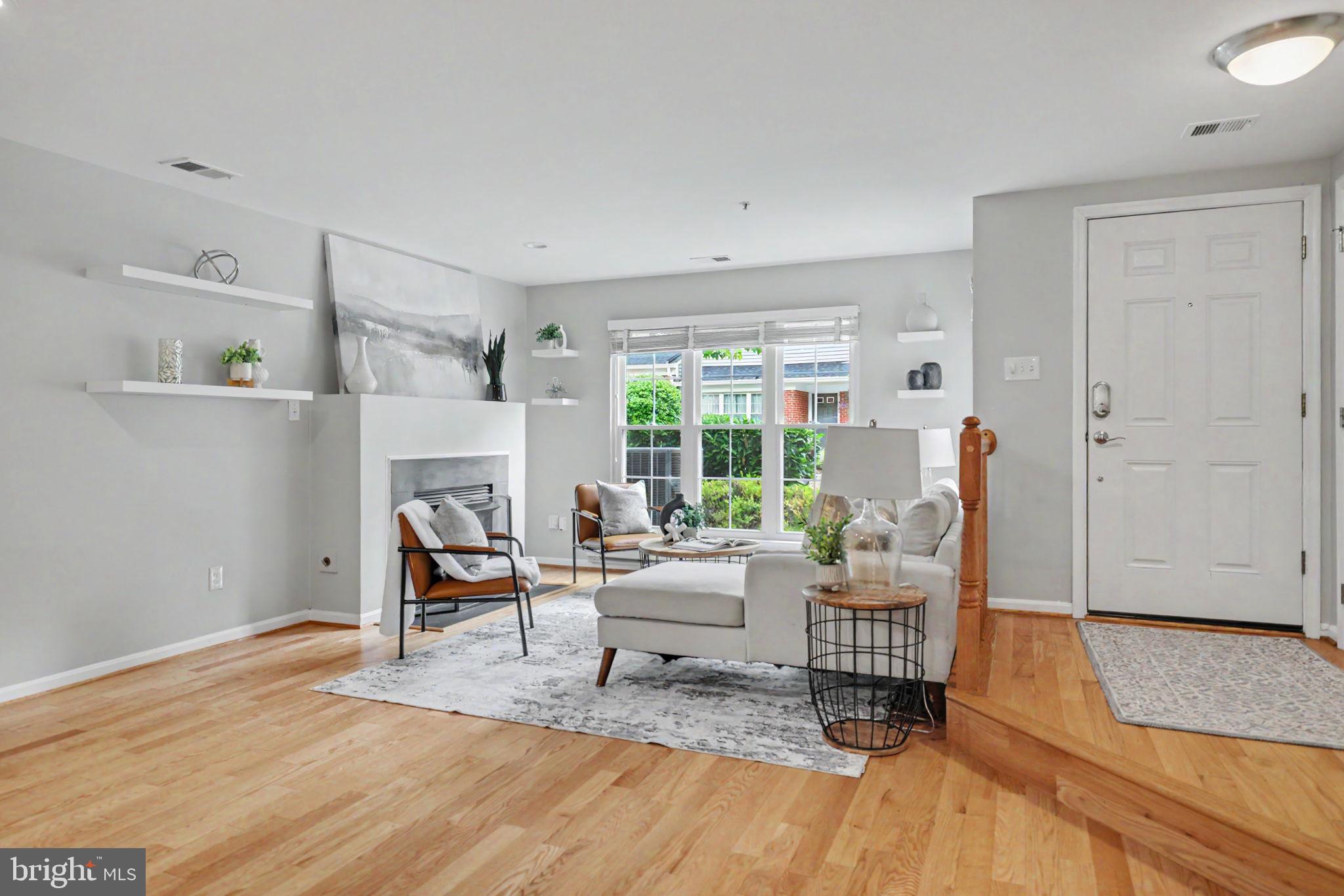 4303 CHARIOT COURT 118