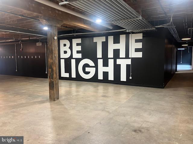 HIGHLANDTOWN - Commercial Lease