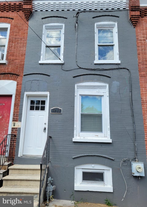 Townhouse For Sale - 1217 Lancaster Avenue<br/> WILMINGTON, DE 19805