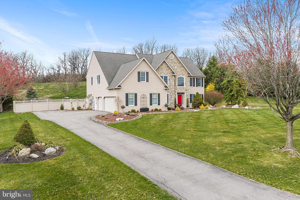 Photo of 3862 Crestview Court, NEW TRIPOLI, PA 18066 (MLS # PALH2015014)