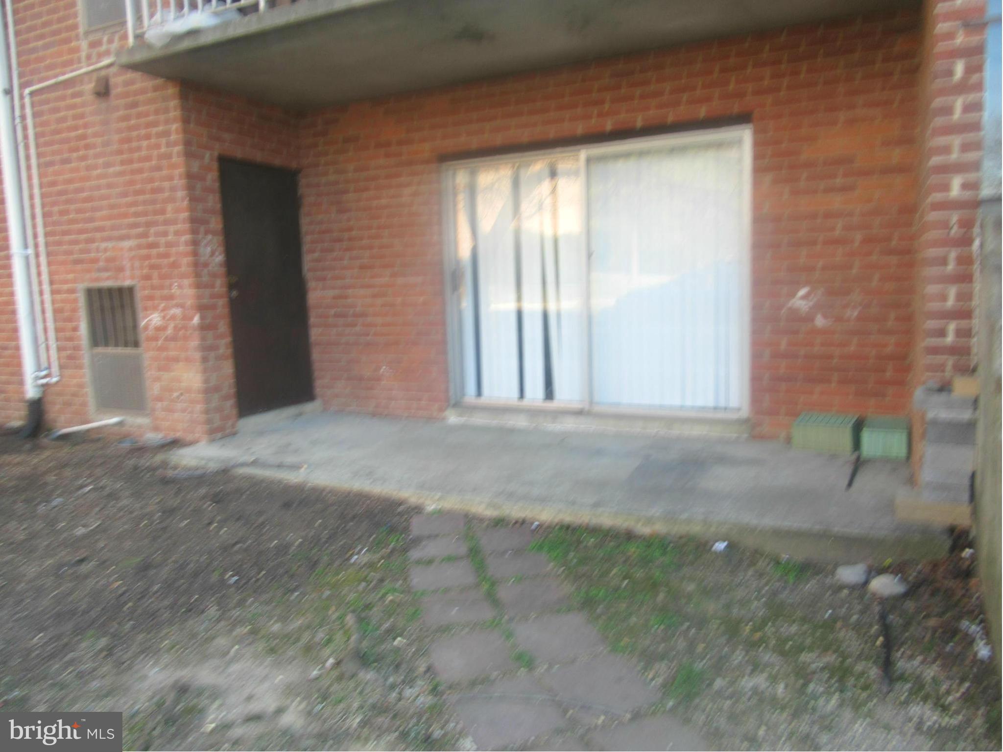 COLCHESTER TOWNE - Residential Lease