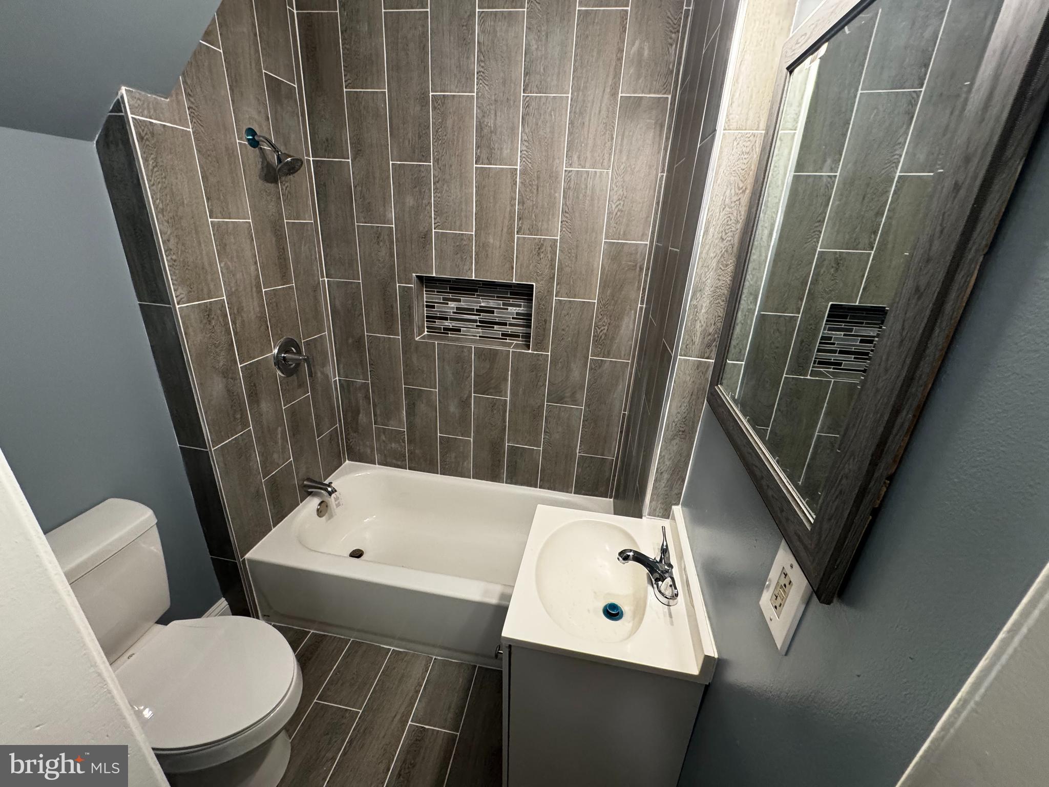 HIGHLANDTOWN - Residential