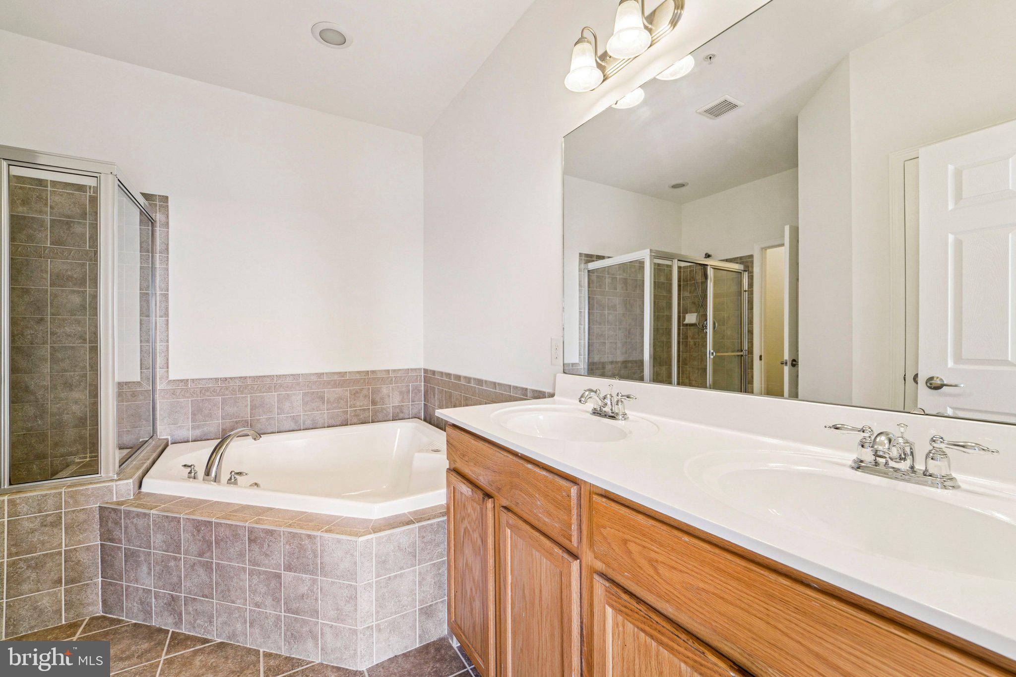 RED RUN VILLA - Residential