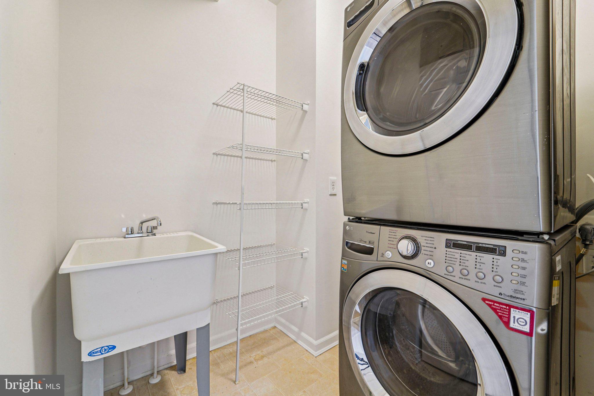 RED RUN VILLA - Residential