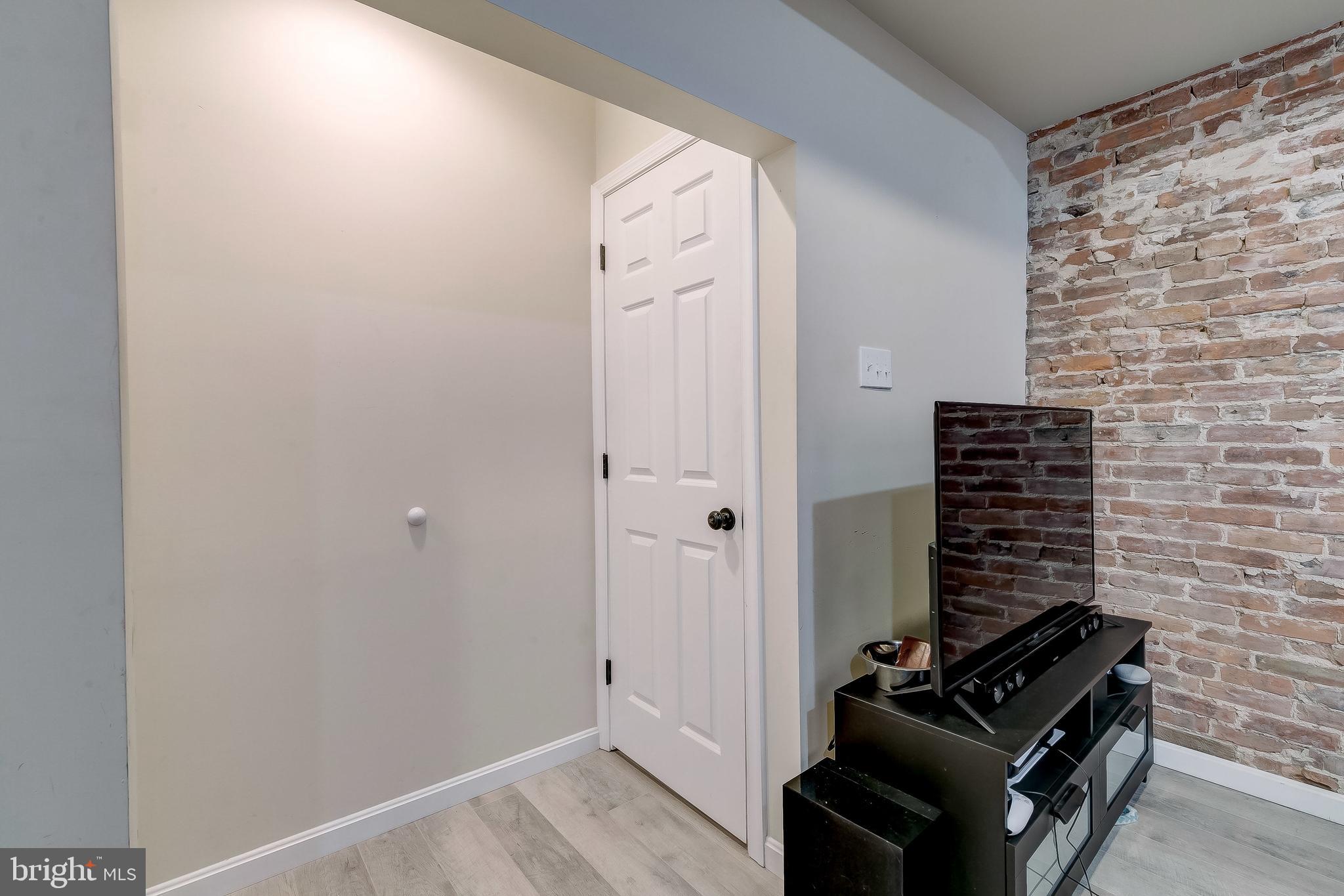 WASHINGTON VILLAGE - Residential Lease