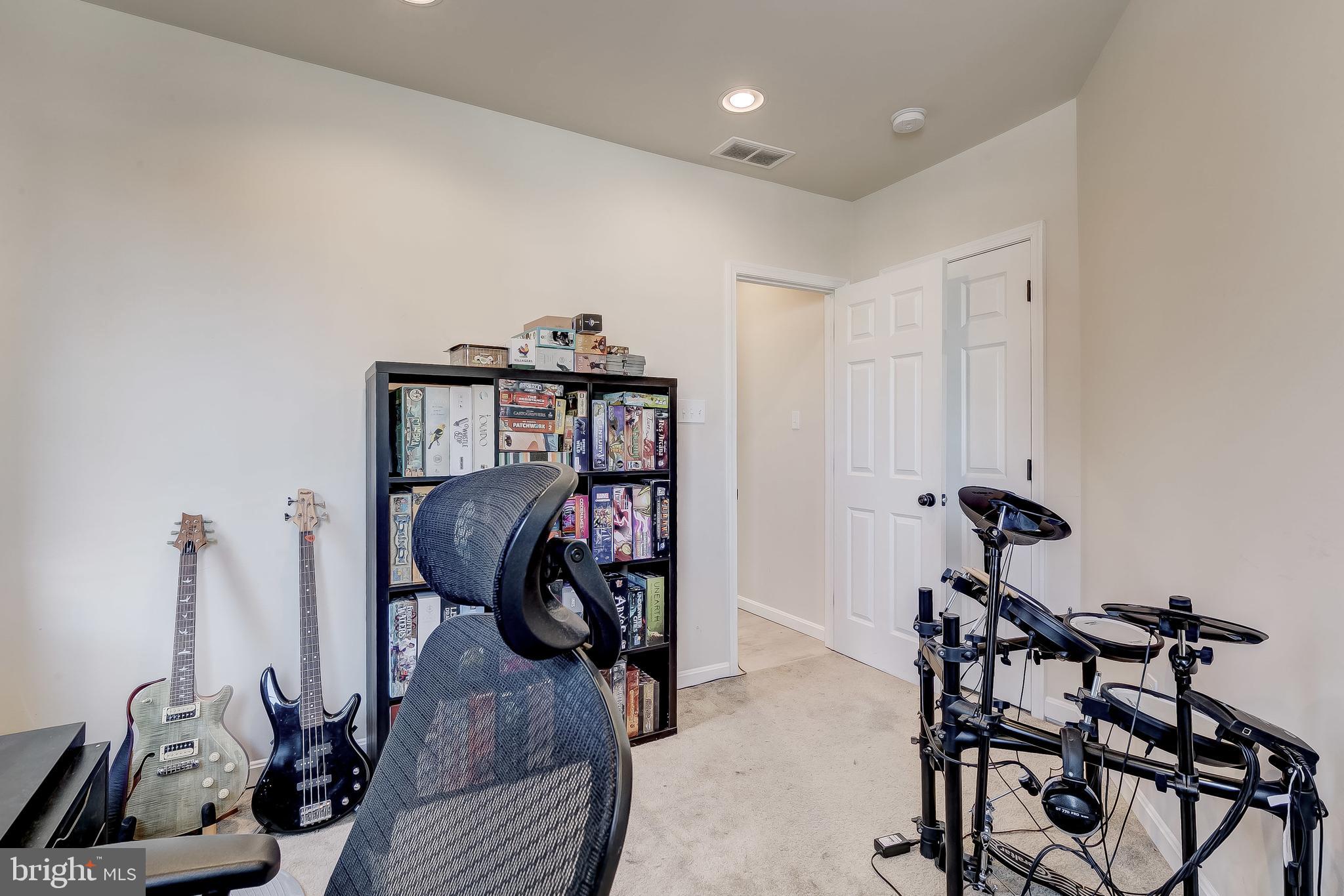 WASHINGTON VILLAGE - Residential Lease