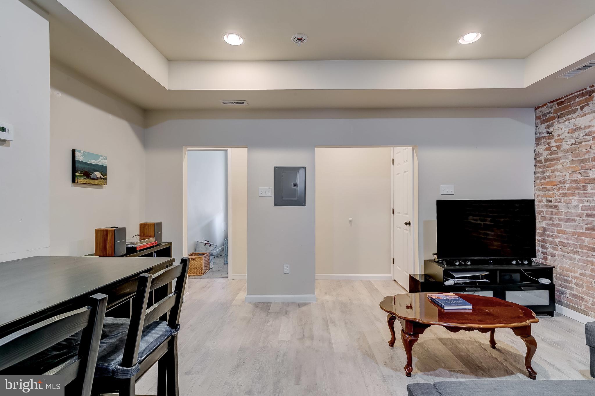 WASHINGTON VILLAGE - Residential Lease