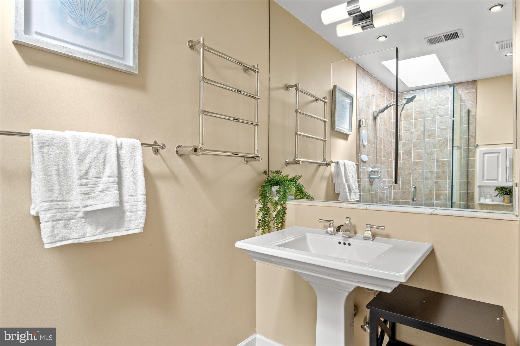 FOGGY BOTTOM - Residential