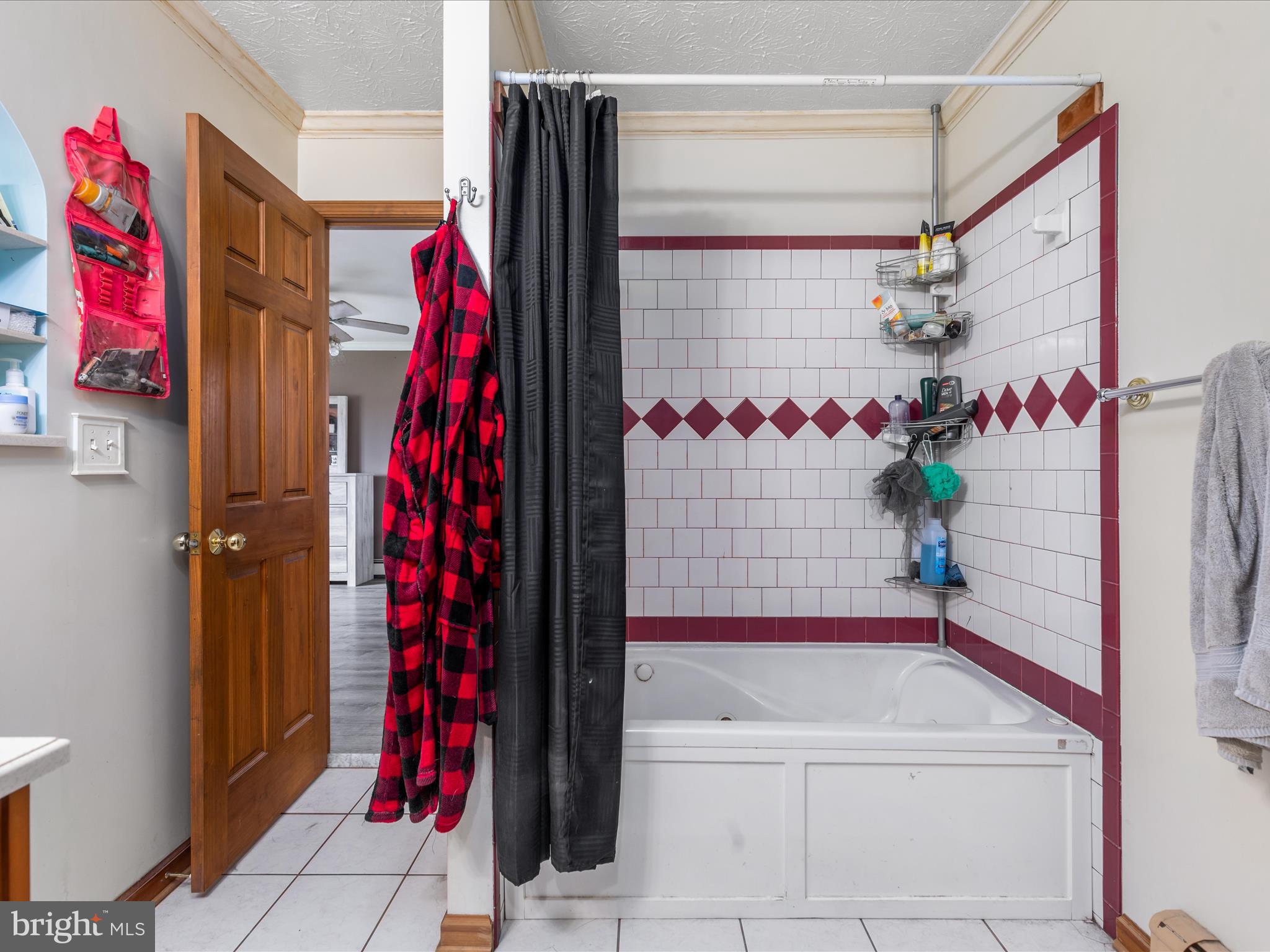 WHITE OAK ACRES - Residential