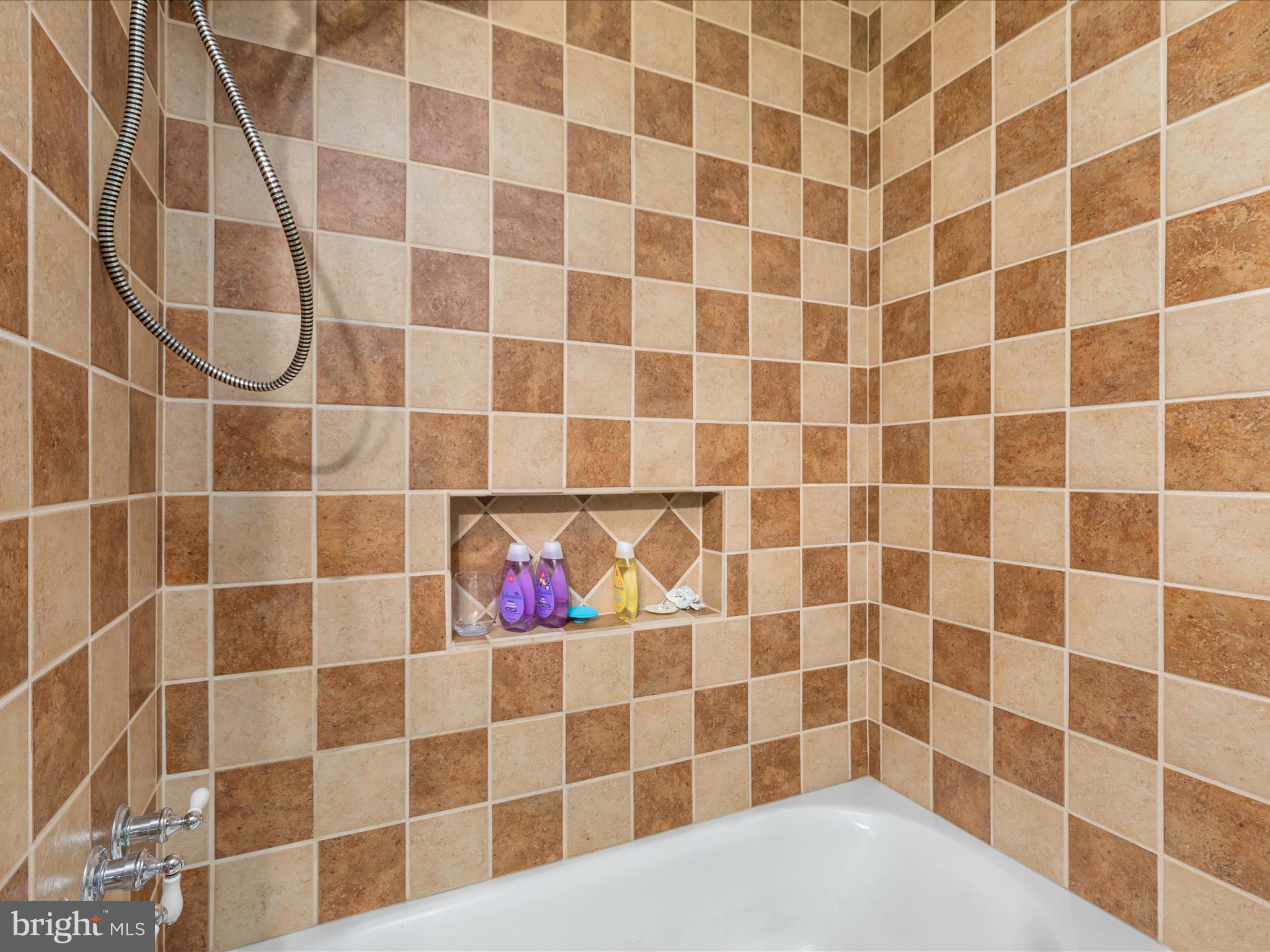 WHITE OAK ACRES - Residential