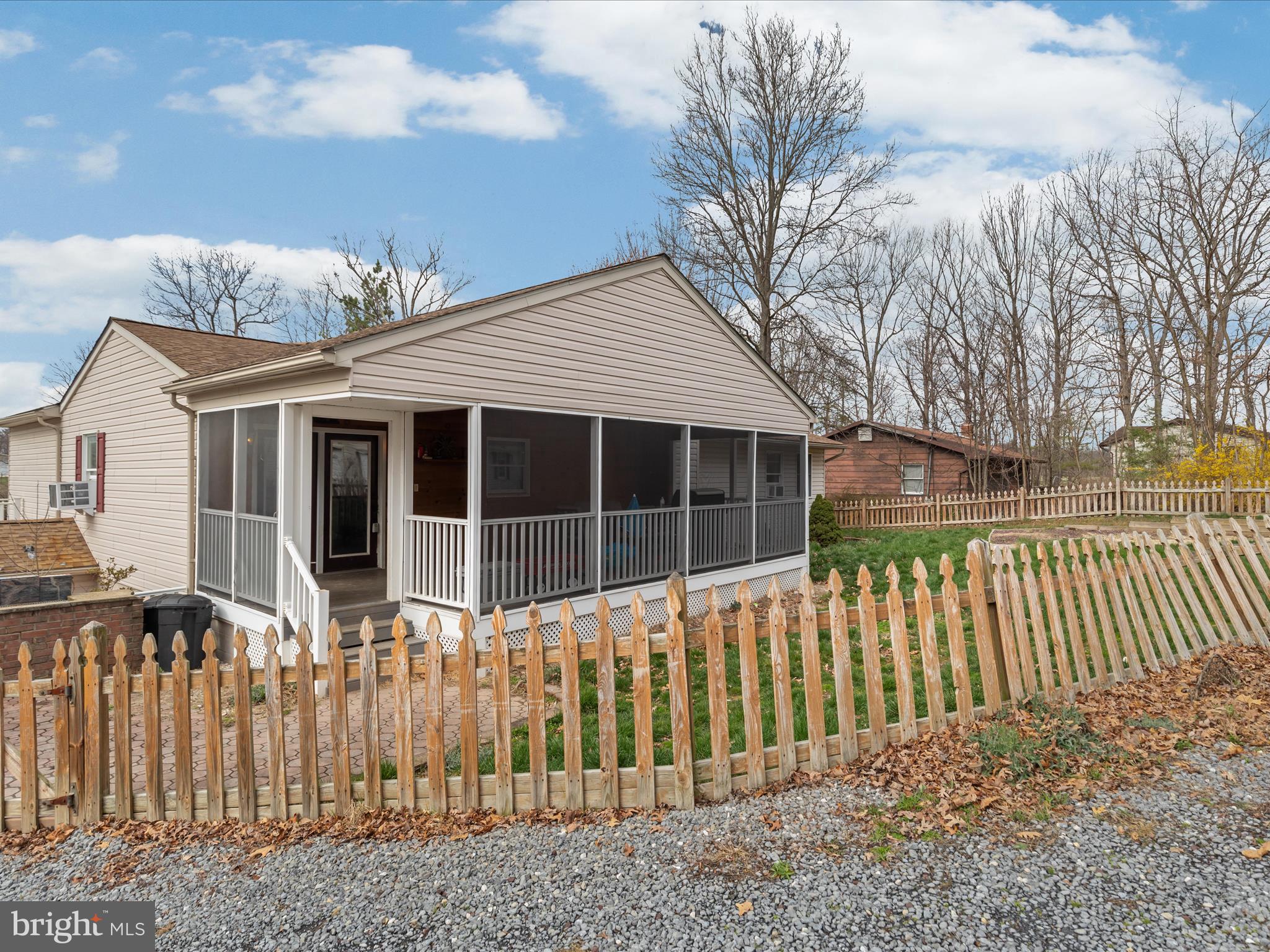 WHITE OAK ACRES - Residential