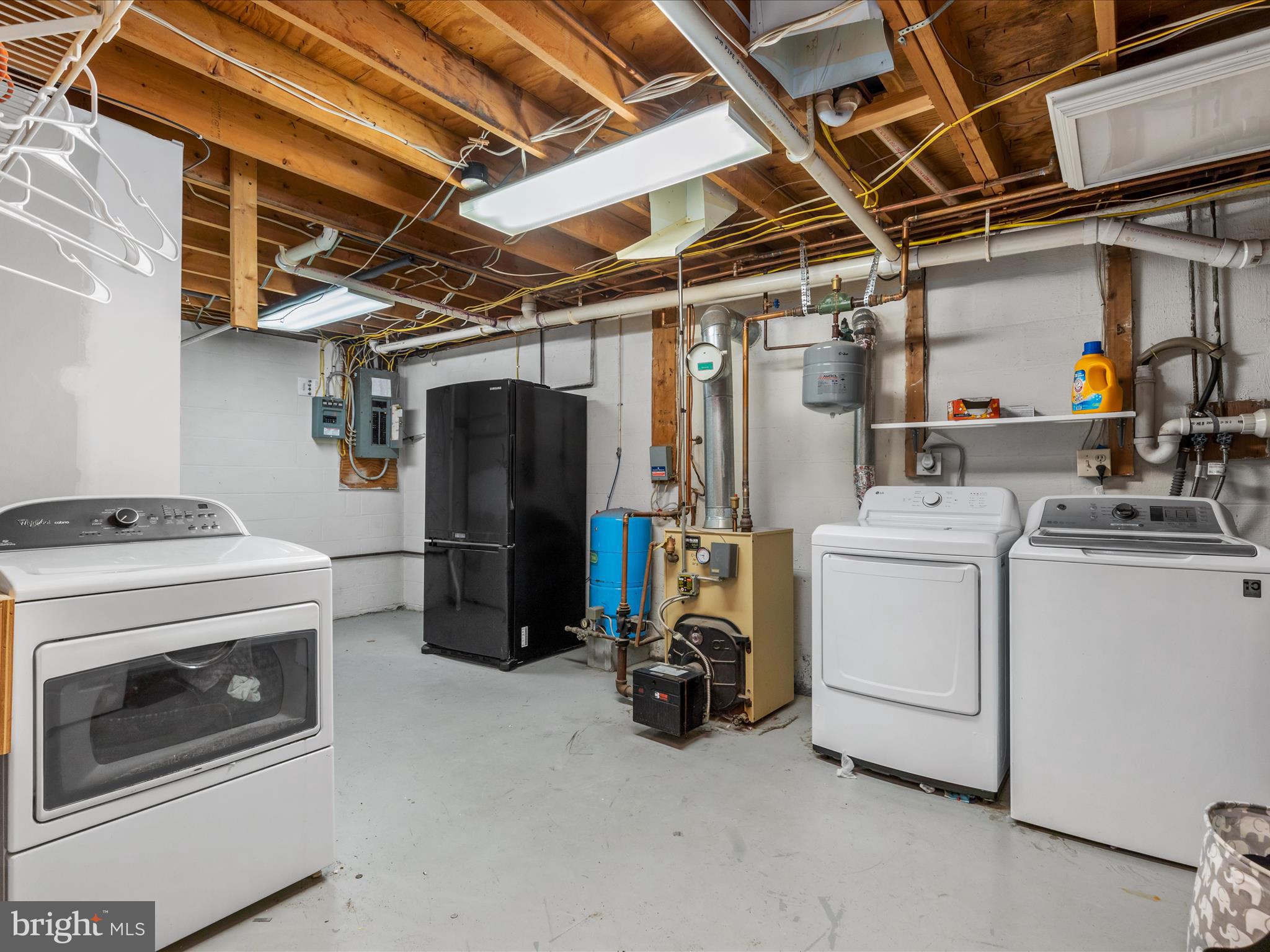 WHITE OAK ACRES - Residential